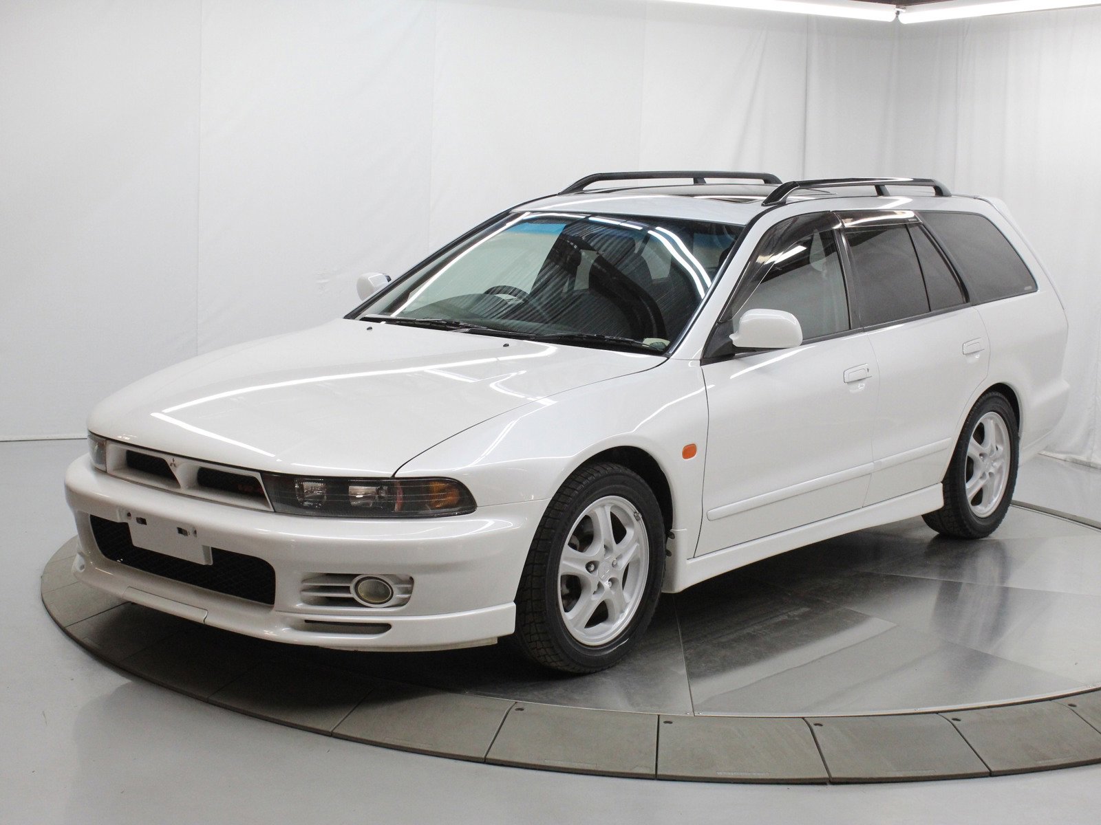 1997 Mitsubishi Legnum 4