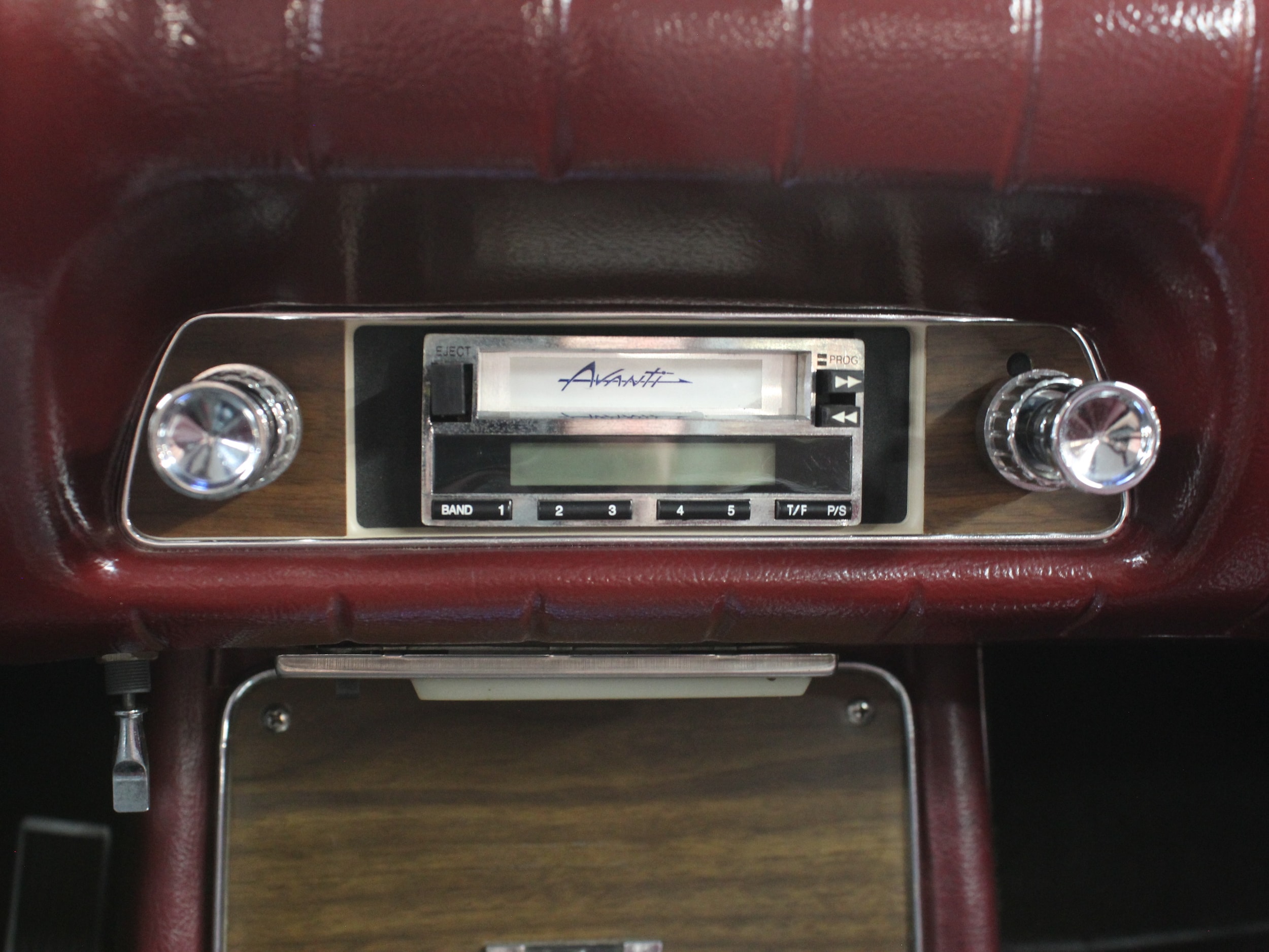 1964 Studebaker Avanti 12