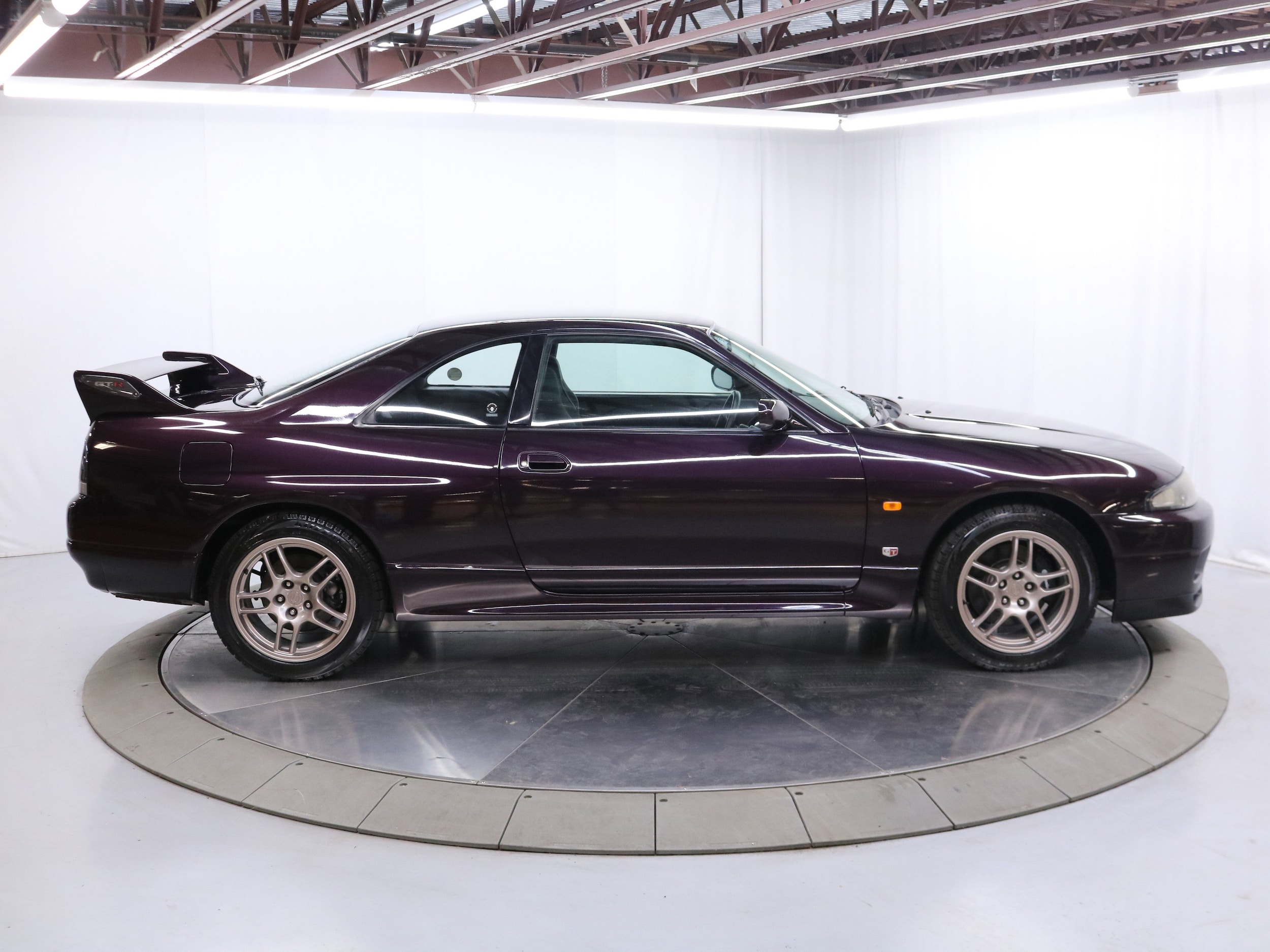 1995 Nissan Skyline 8