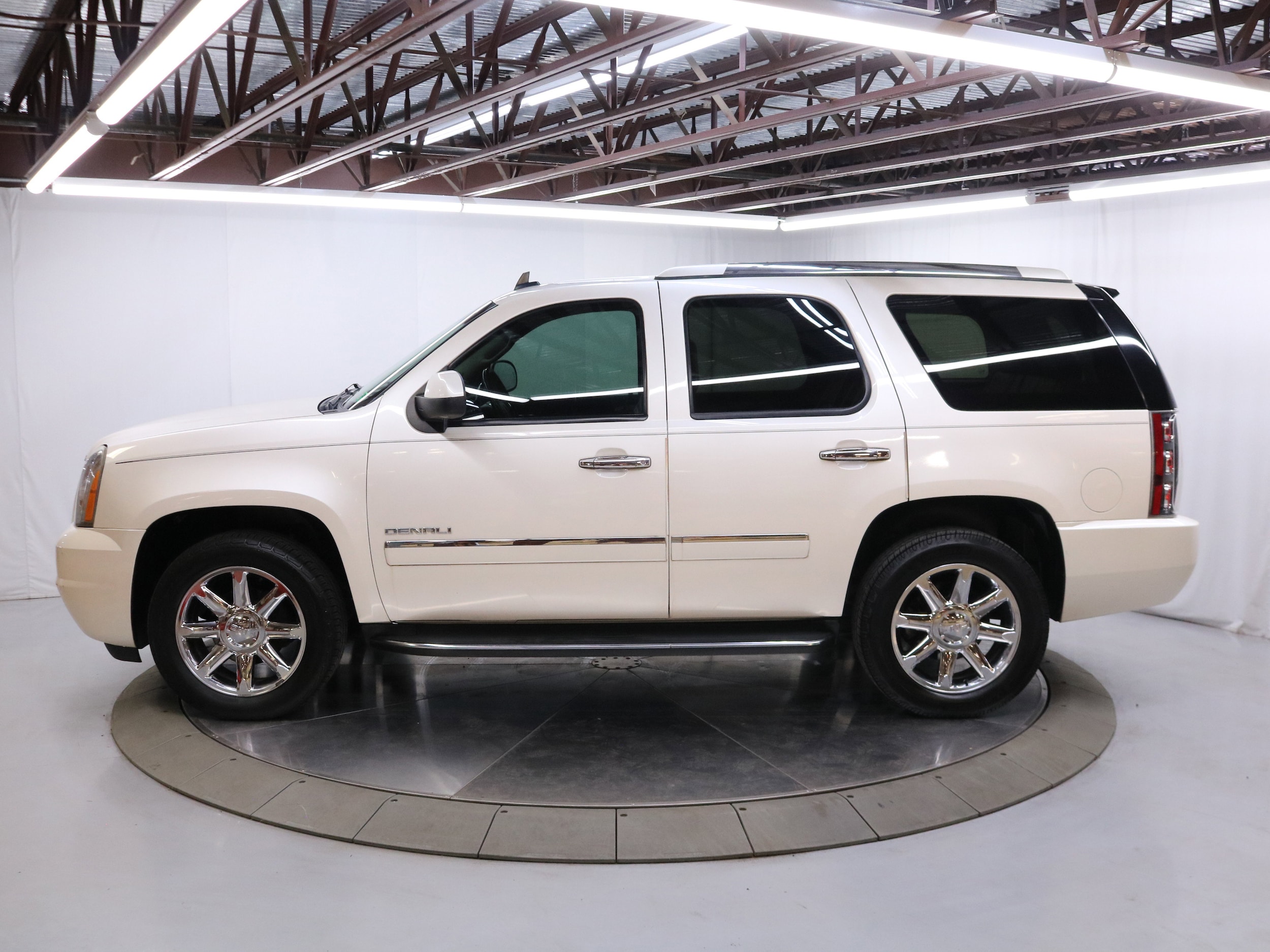 2013 GMC Yukon 4