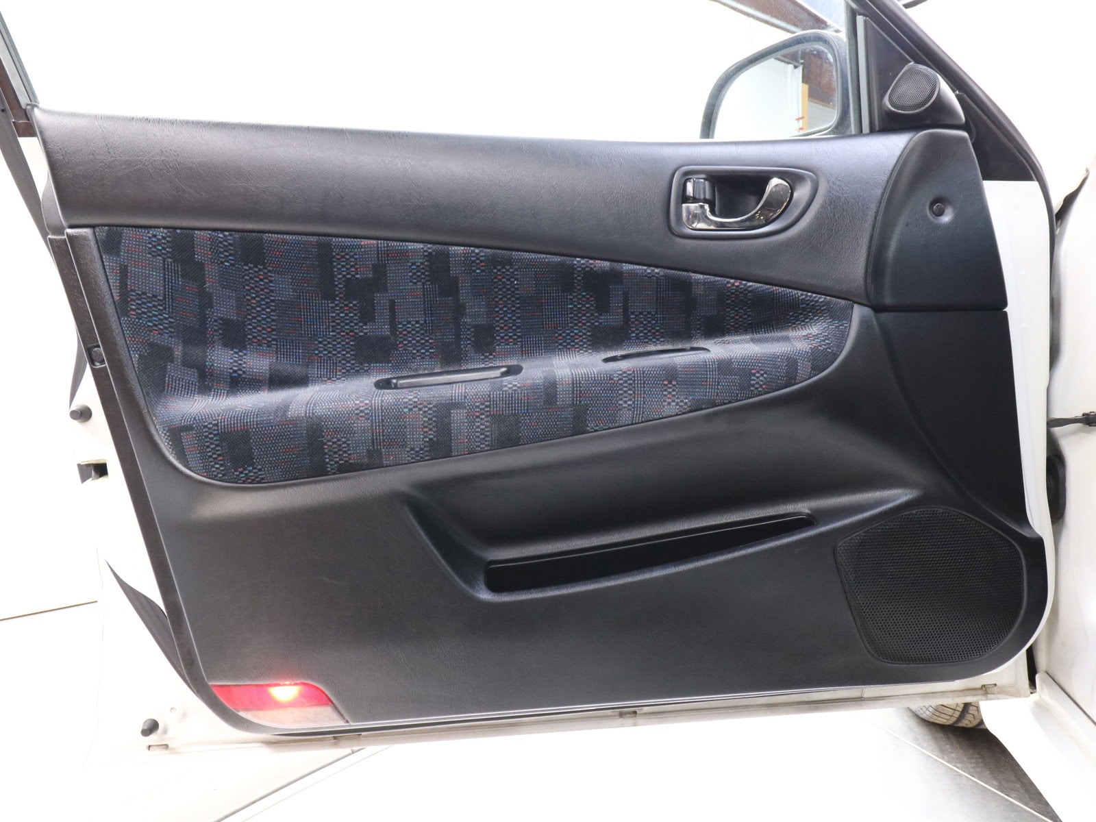 1998 Mitsubishi Legnum 21