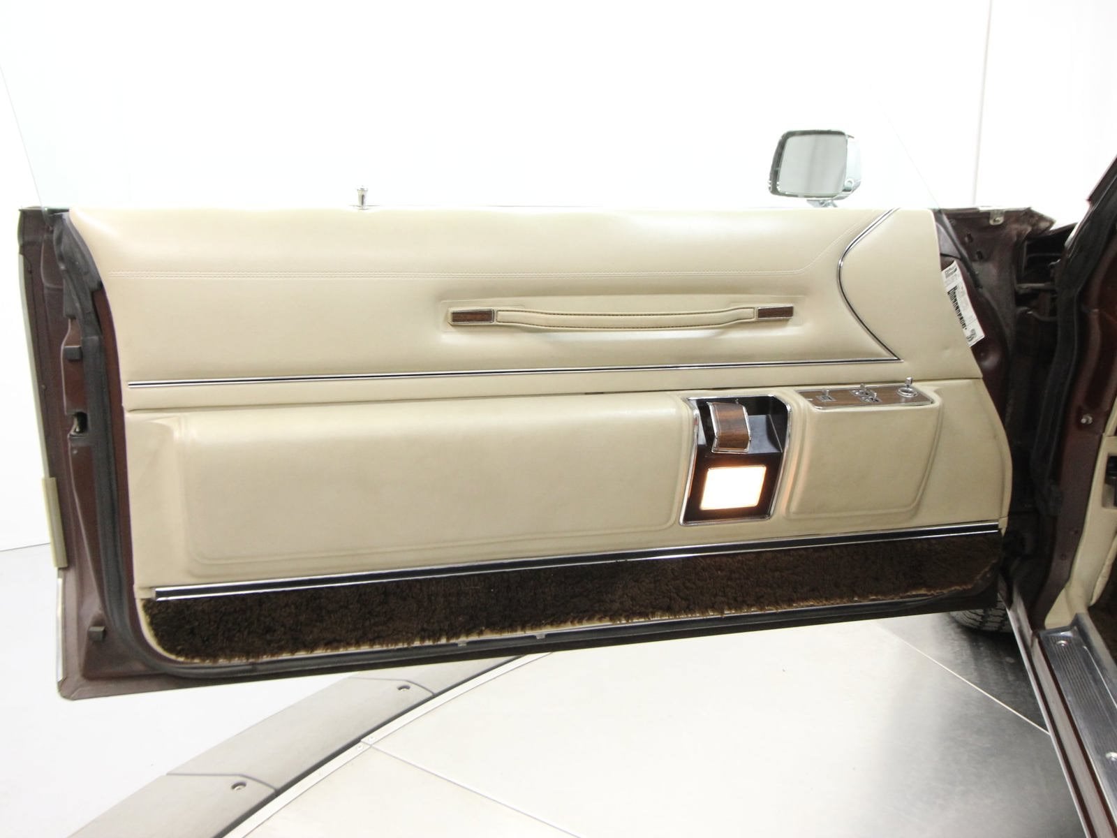 1975 Chrysler Imperial 34
