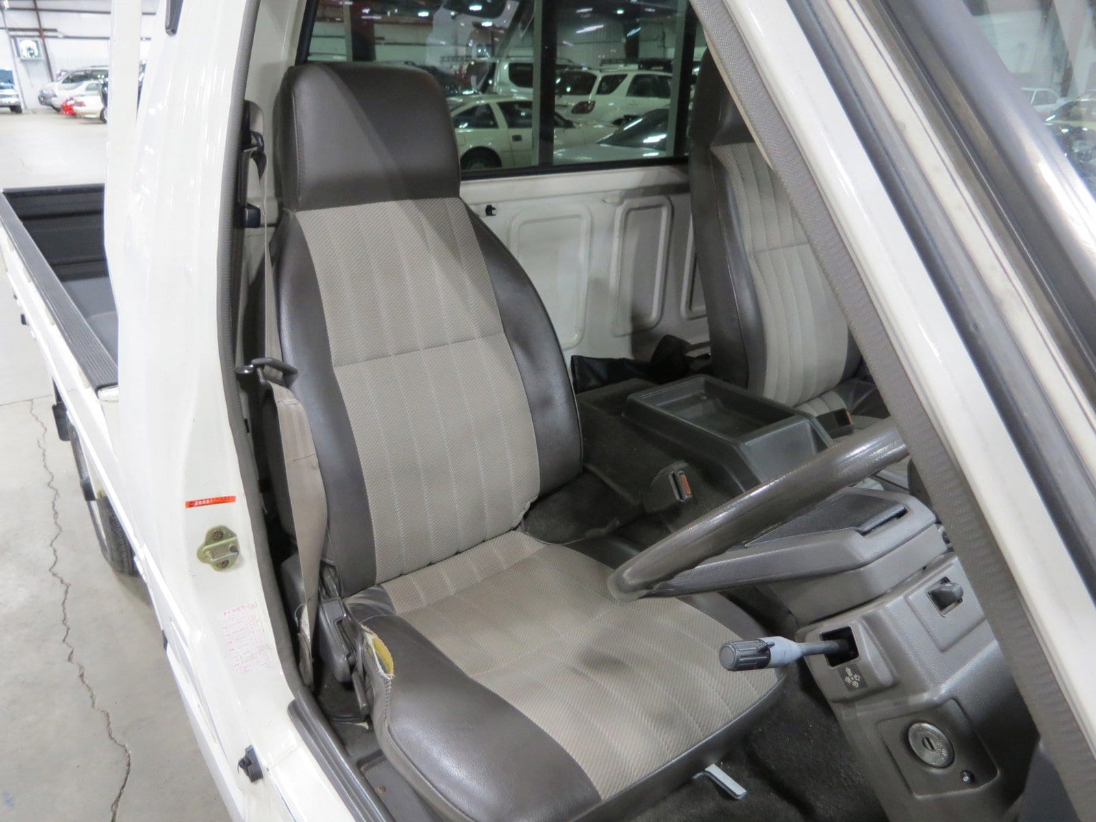 1990 Nissan Vanette 14
