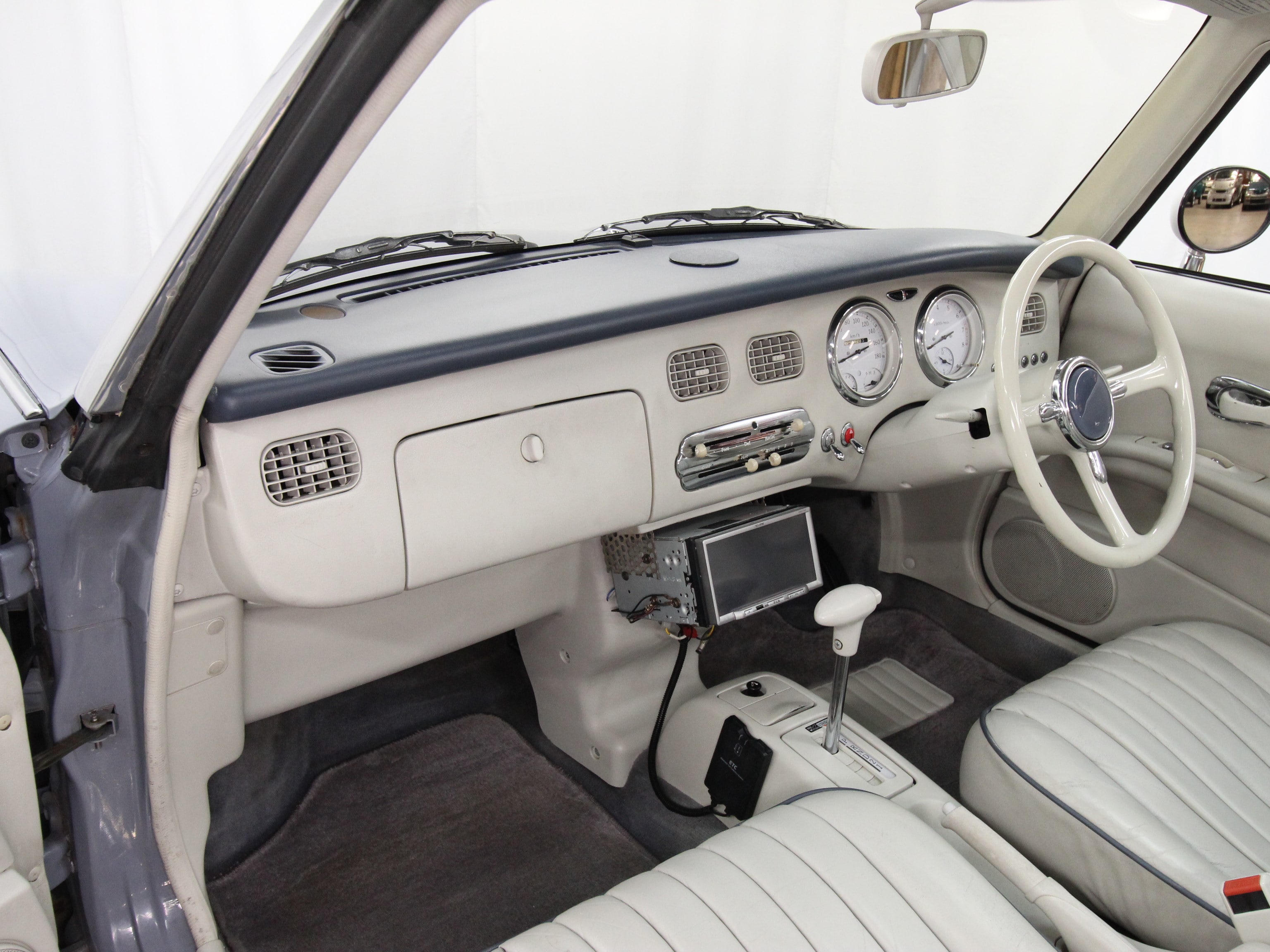 1991 Nissan Figaro 17