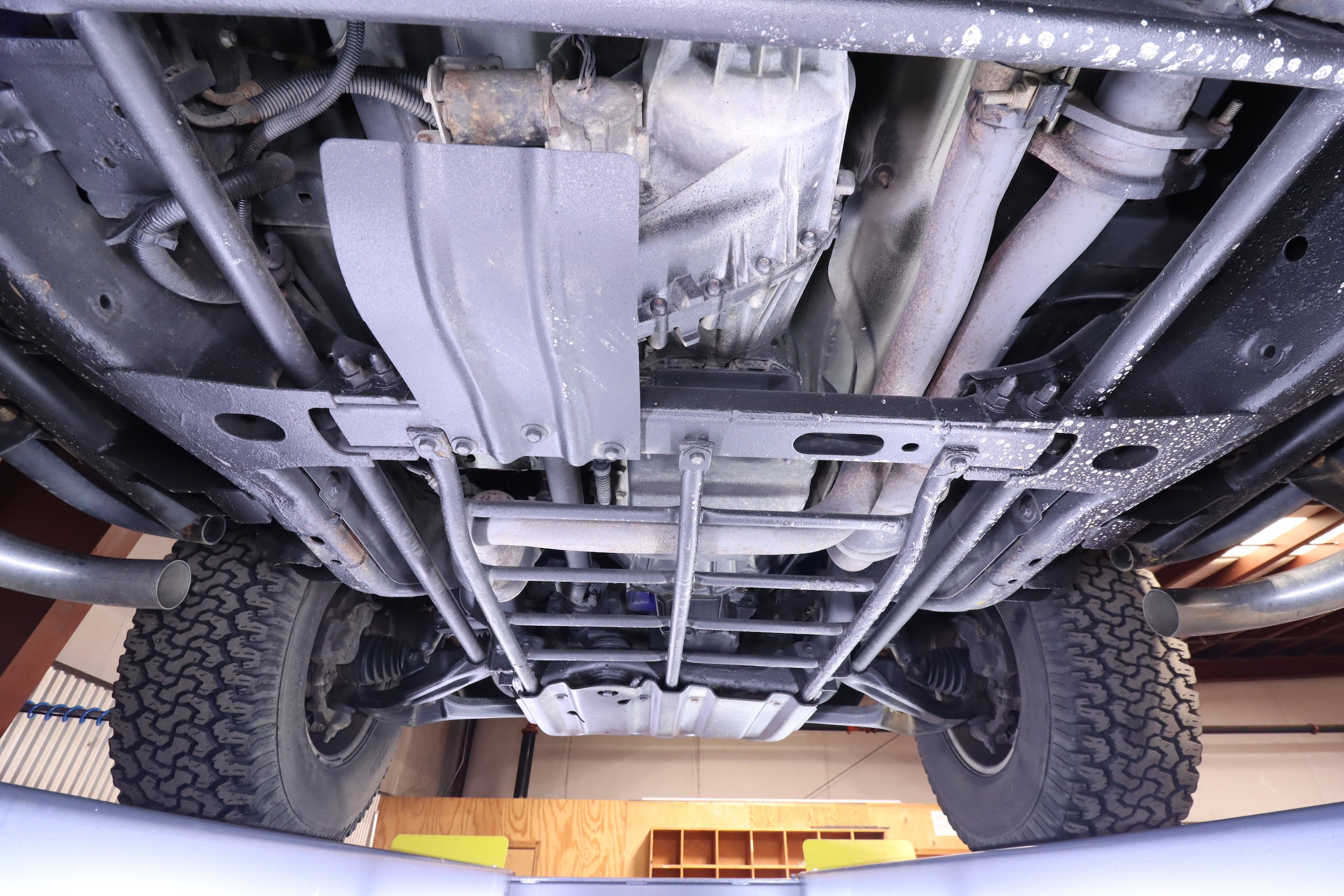 2005 HUMMER H2 39