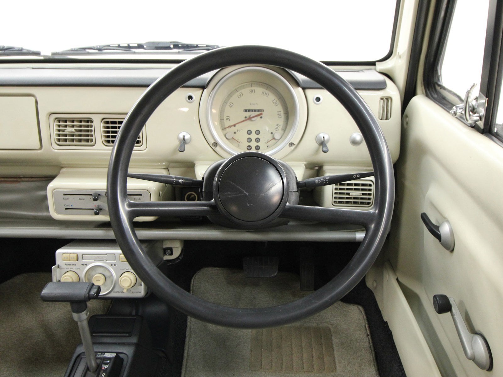1990 Nissan Pao 10