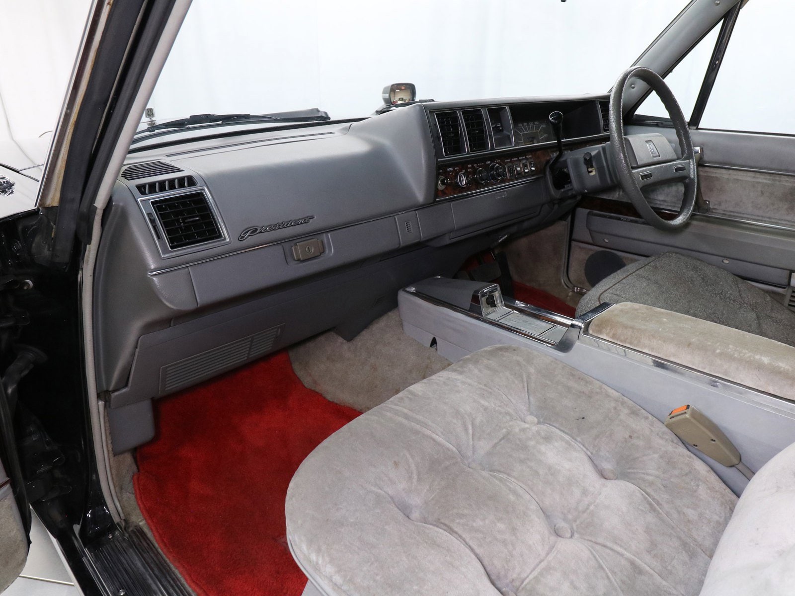 1988 Nissan President 13