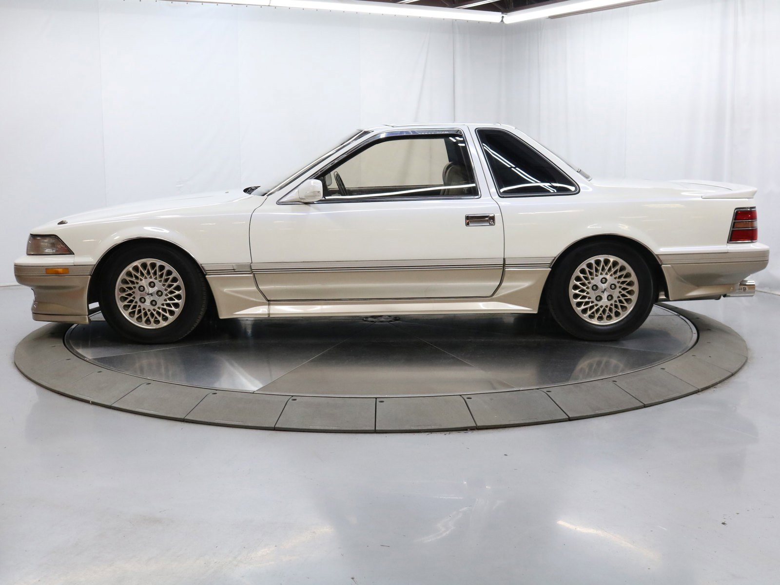 1989 Toyota Soarer 4