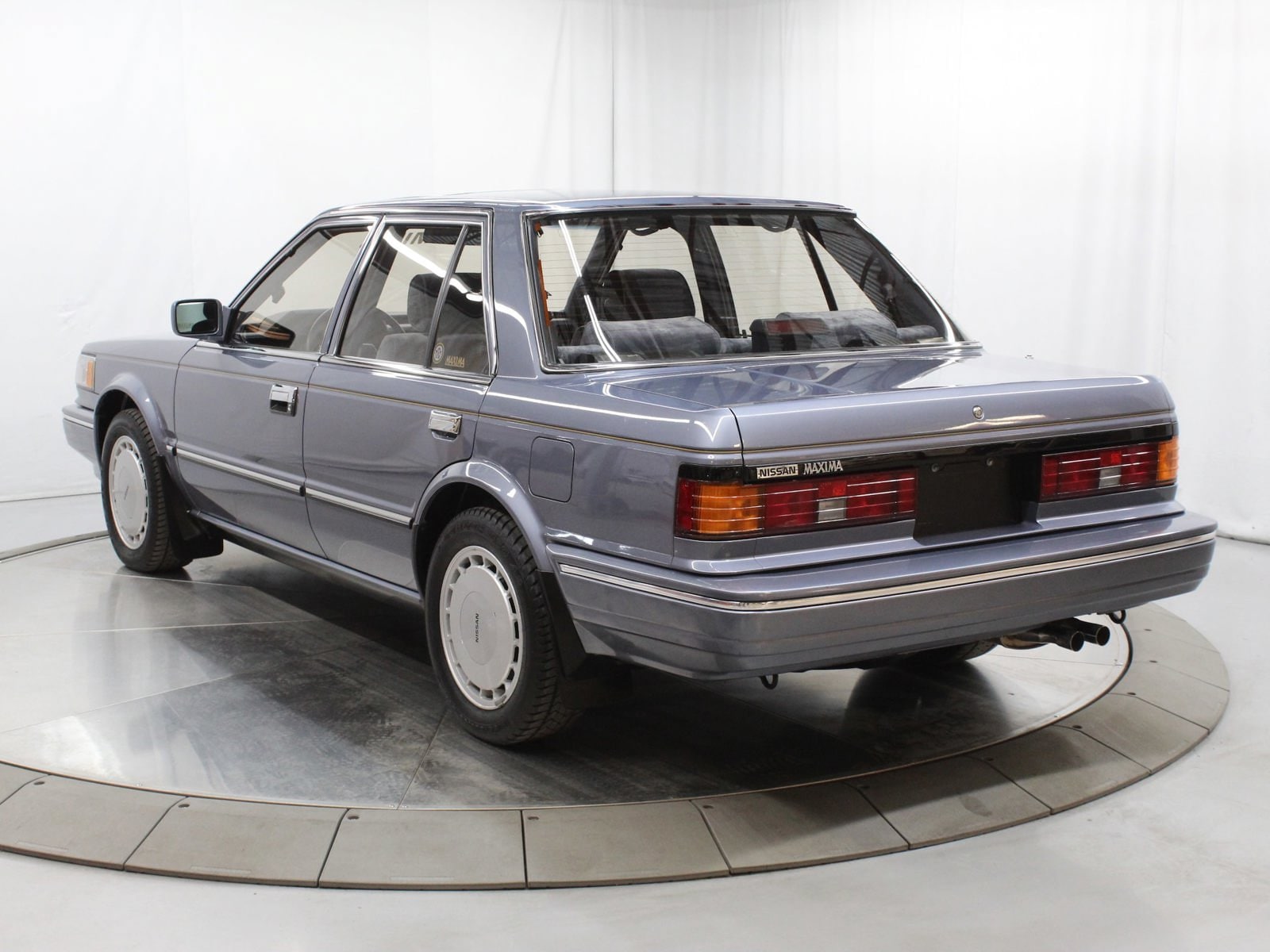 1987 Nissan Maxima 12