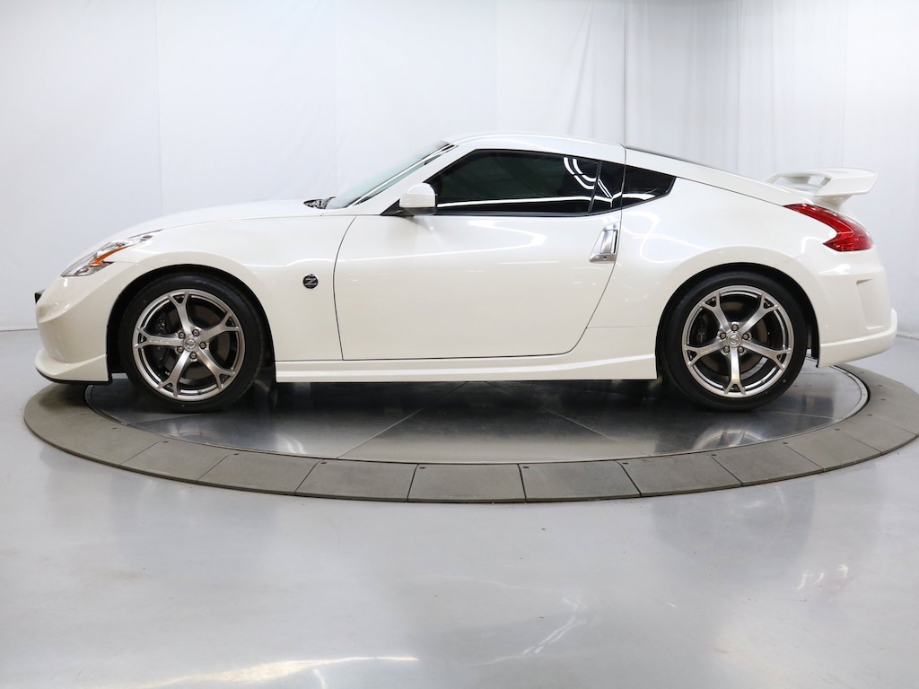 Used 2009 Nissan 370Z NISMO 2dr Car