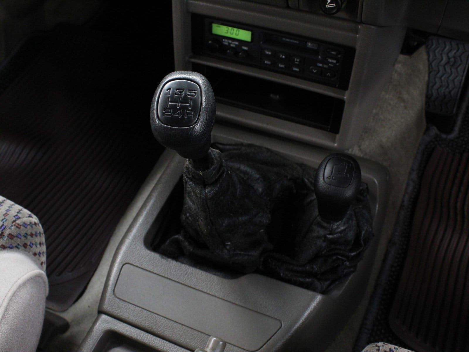 1995 Isuzu Mu 42