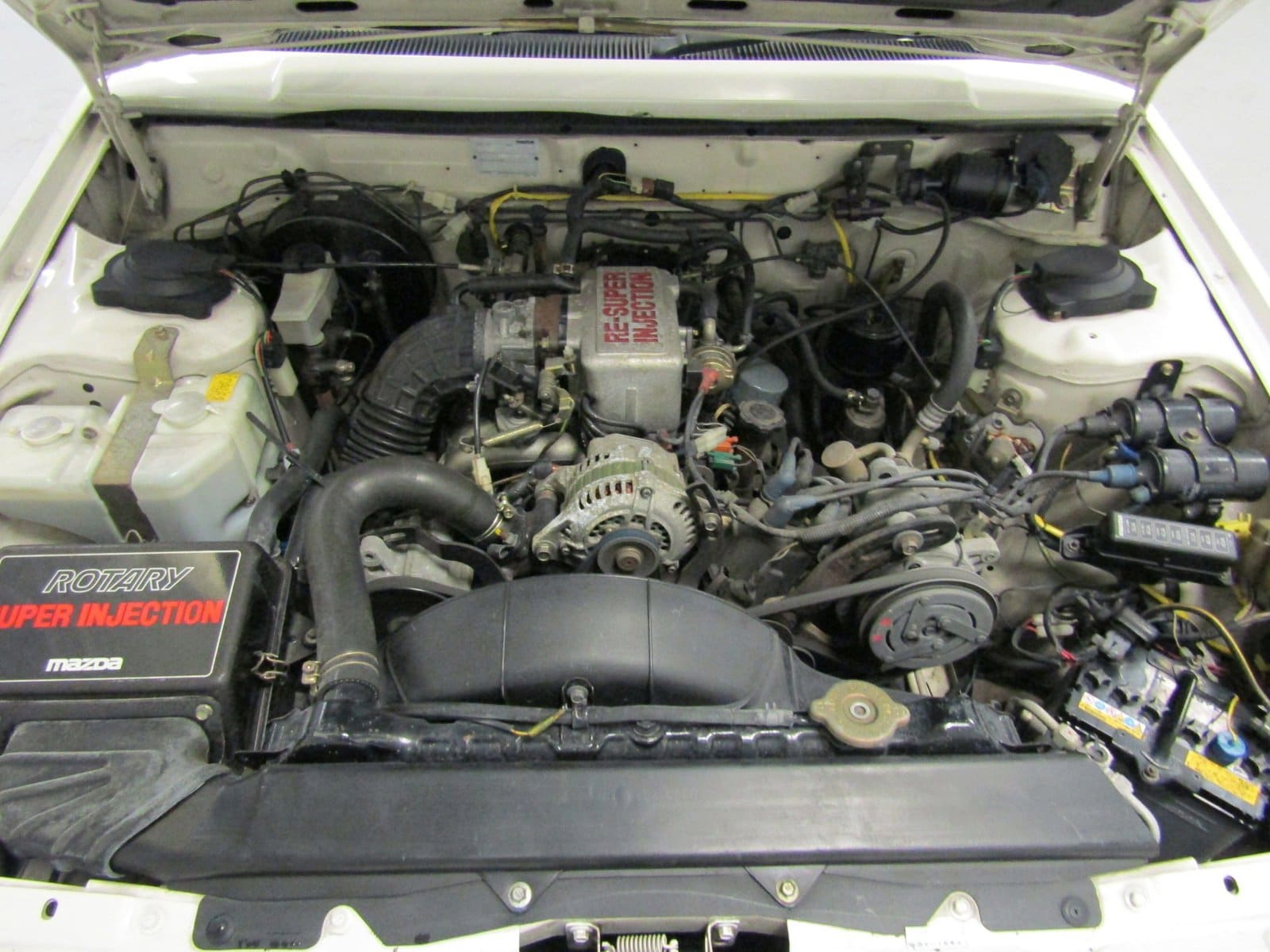 1985 Mazda Cosmo 27