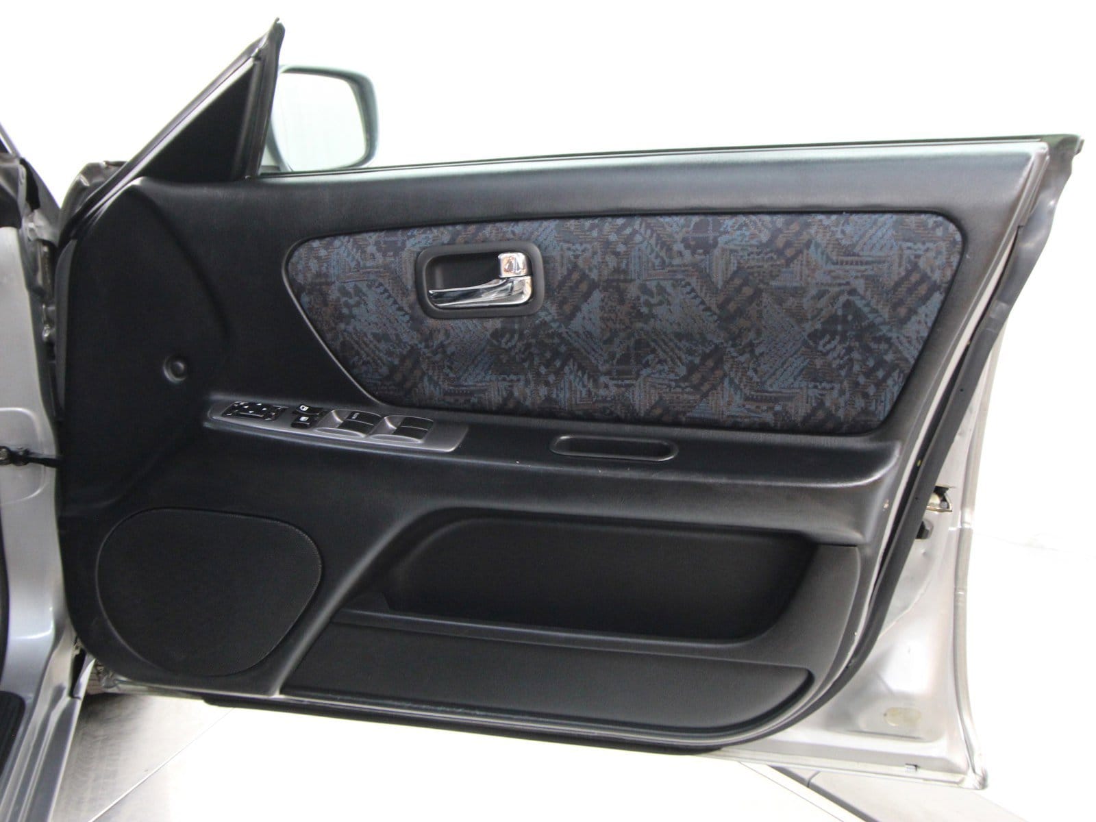 1996 Nissan Stagea 21