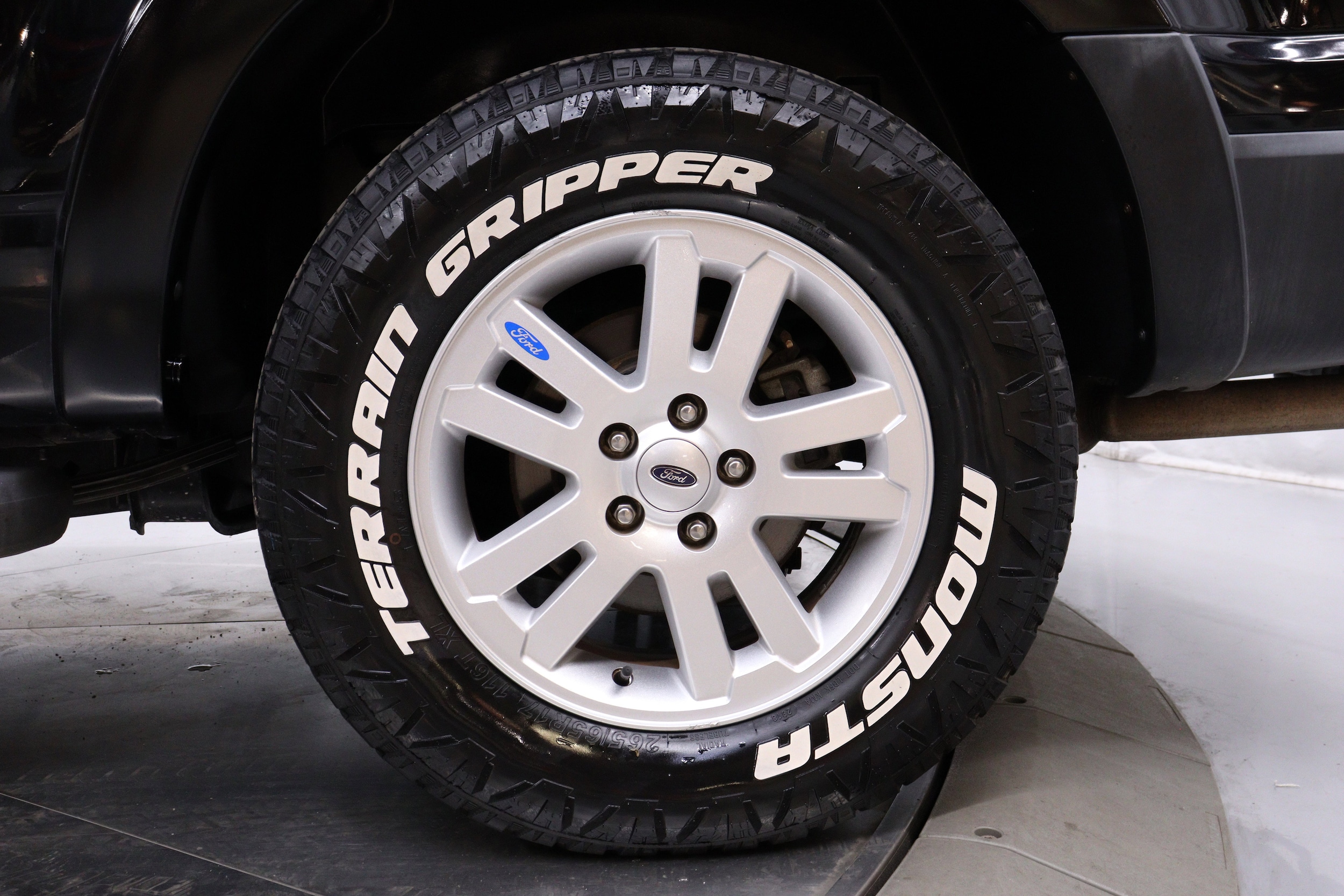 2010 Ford Explorer Sport Trac 34