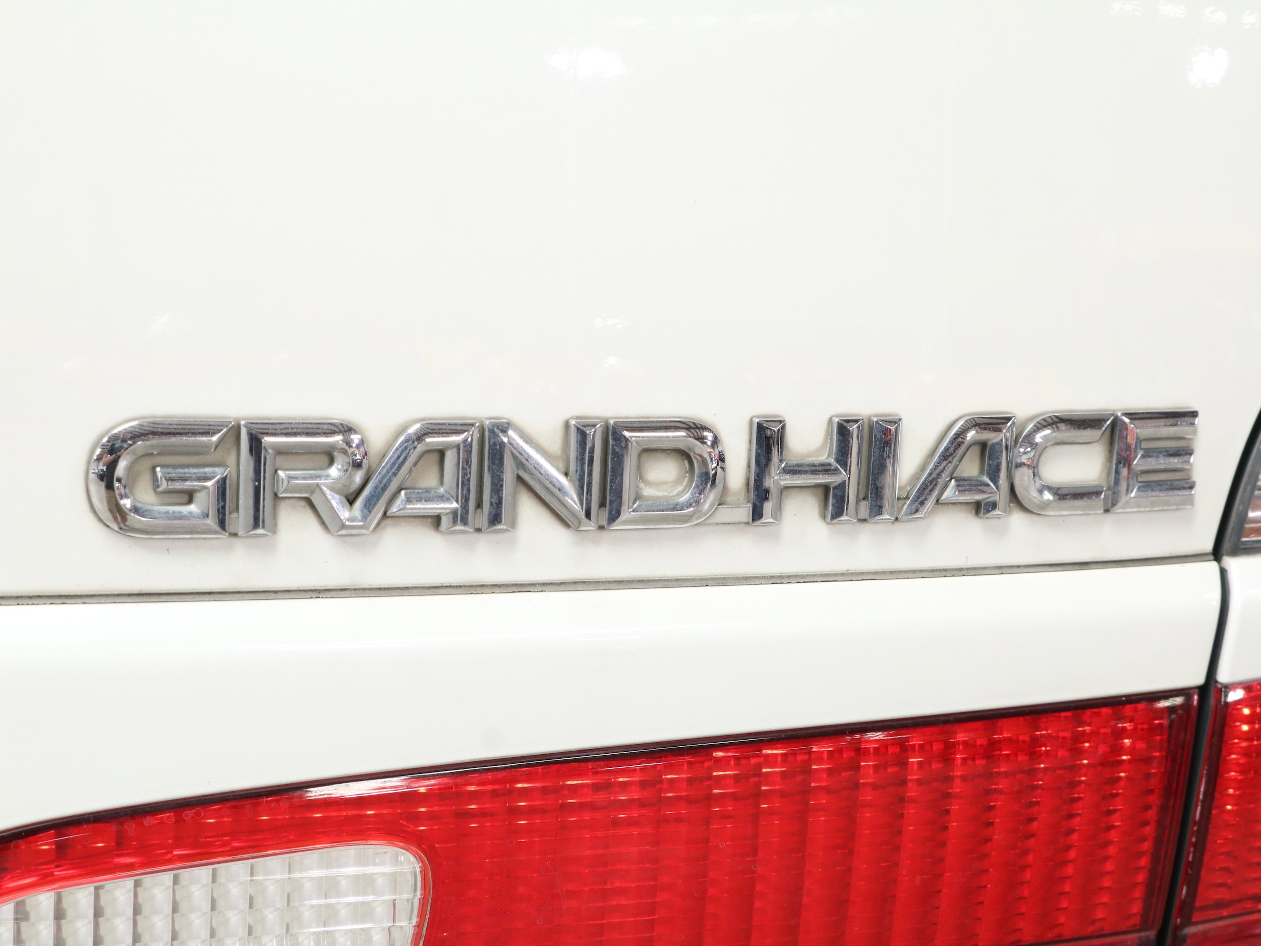 2000 Toyota Grand Hiace 58