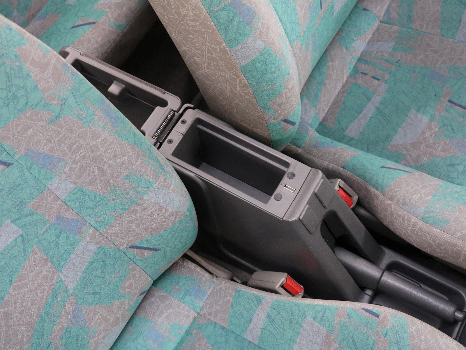 1998 Nissan March 47