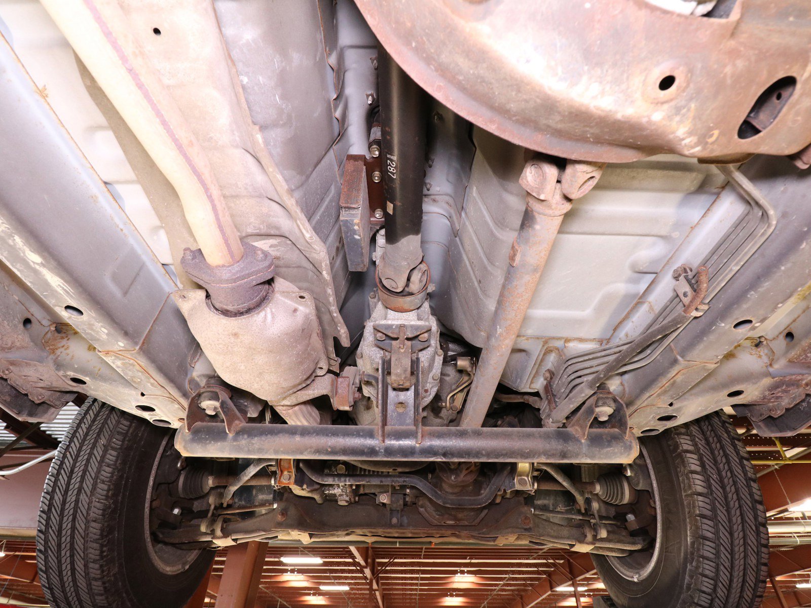 1999 Mitsubishi Pajero 37