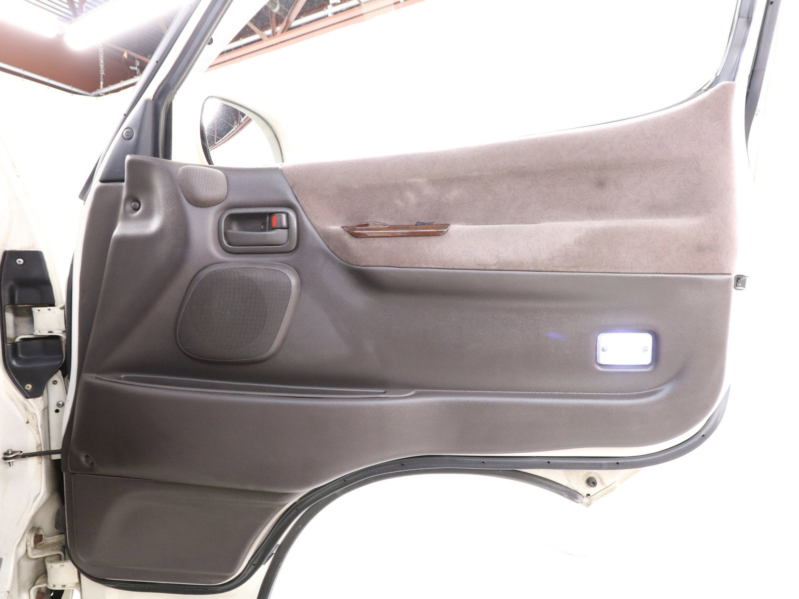 1999 Toyota Hiace 21