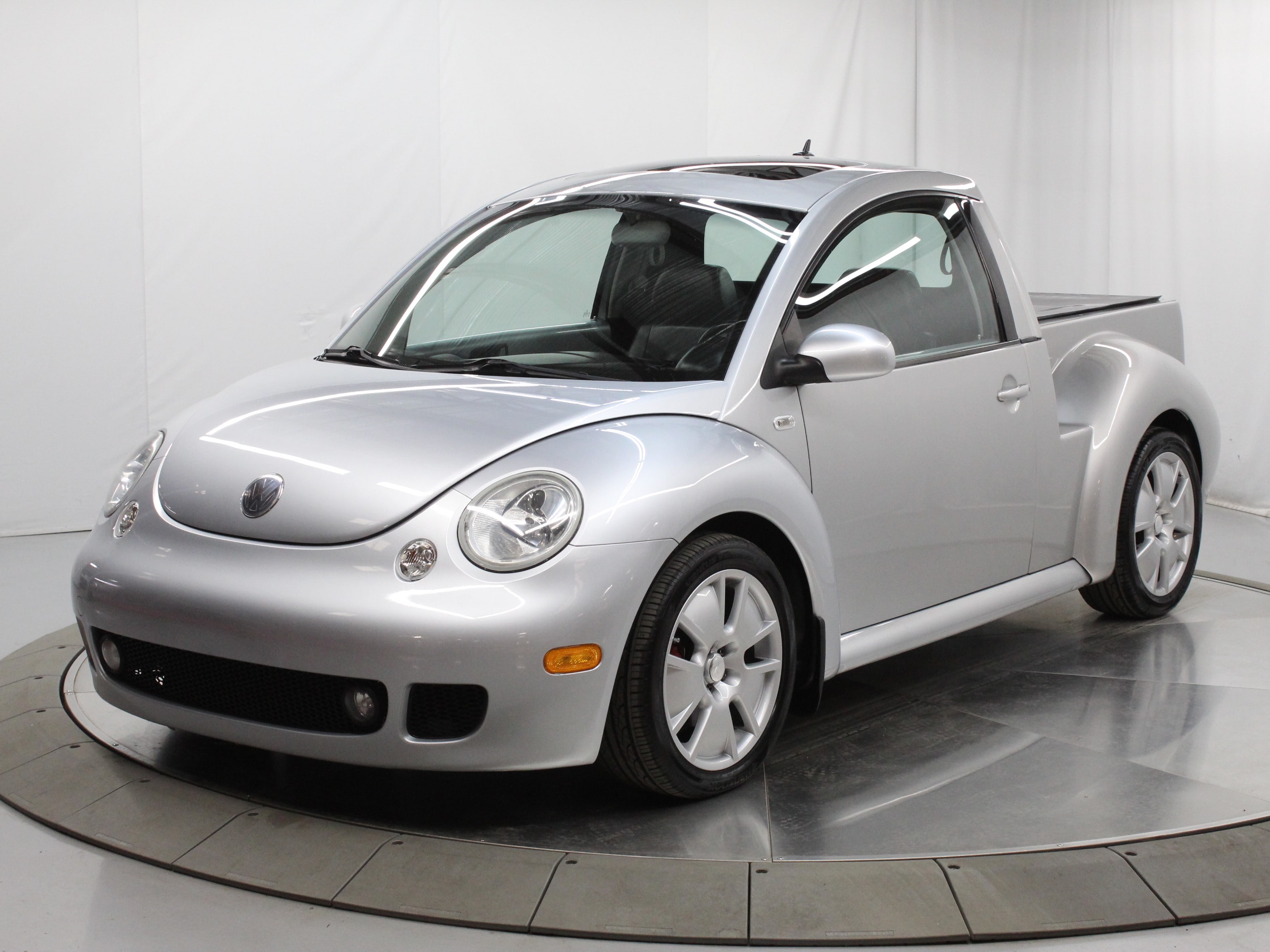 2003 Volkswagen Beetle 2