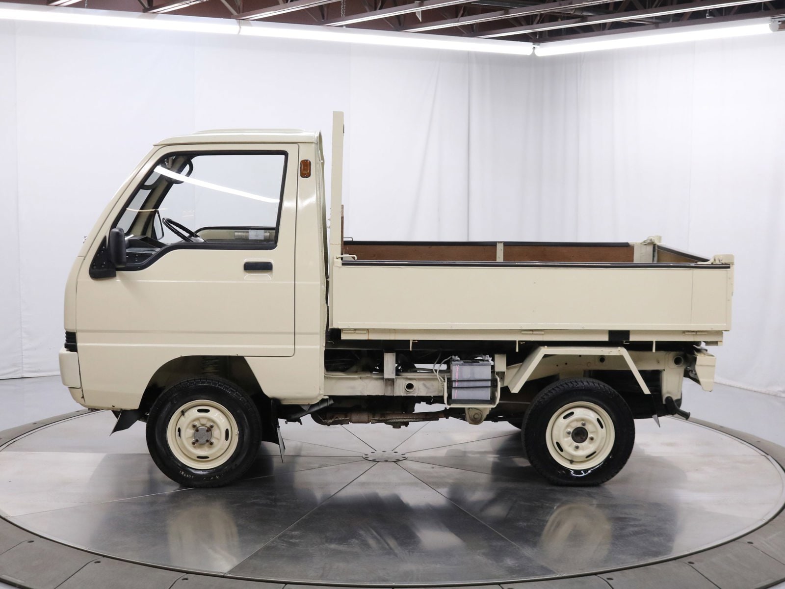 1989 Mitsubishi Minicab 3