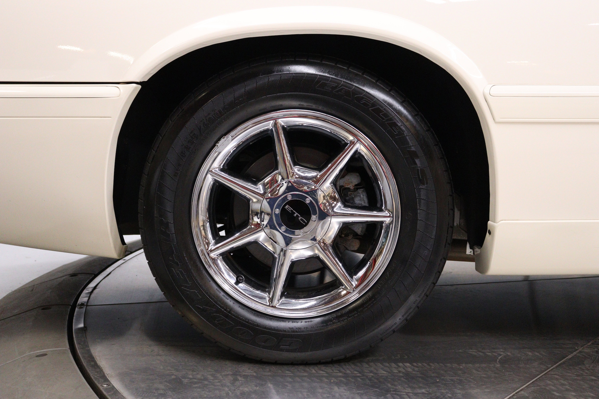 2002 Cadillac Eldorado 28