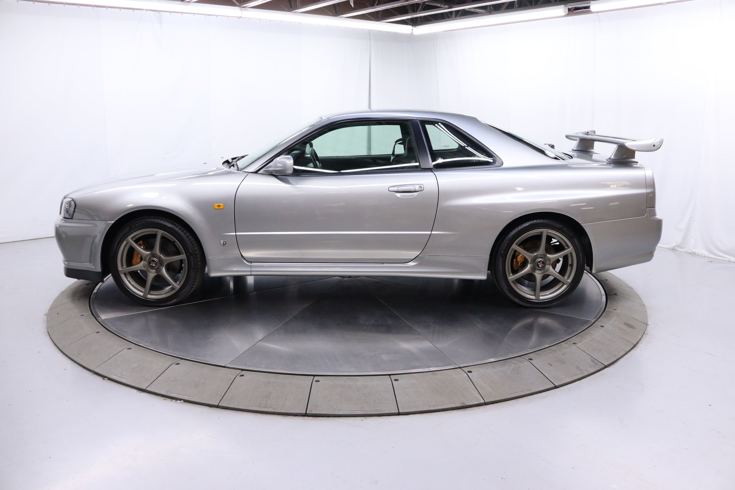 1999 Nissan Skyline GT-R 4