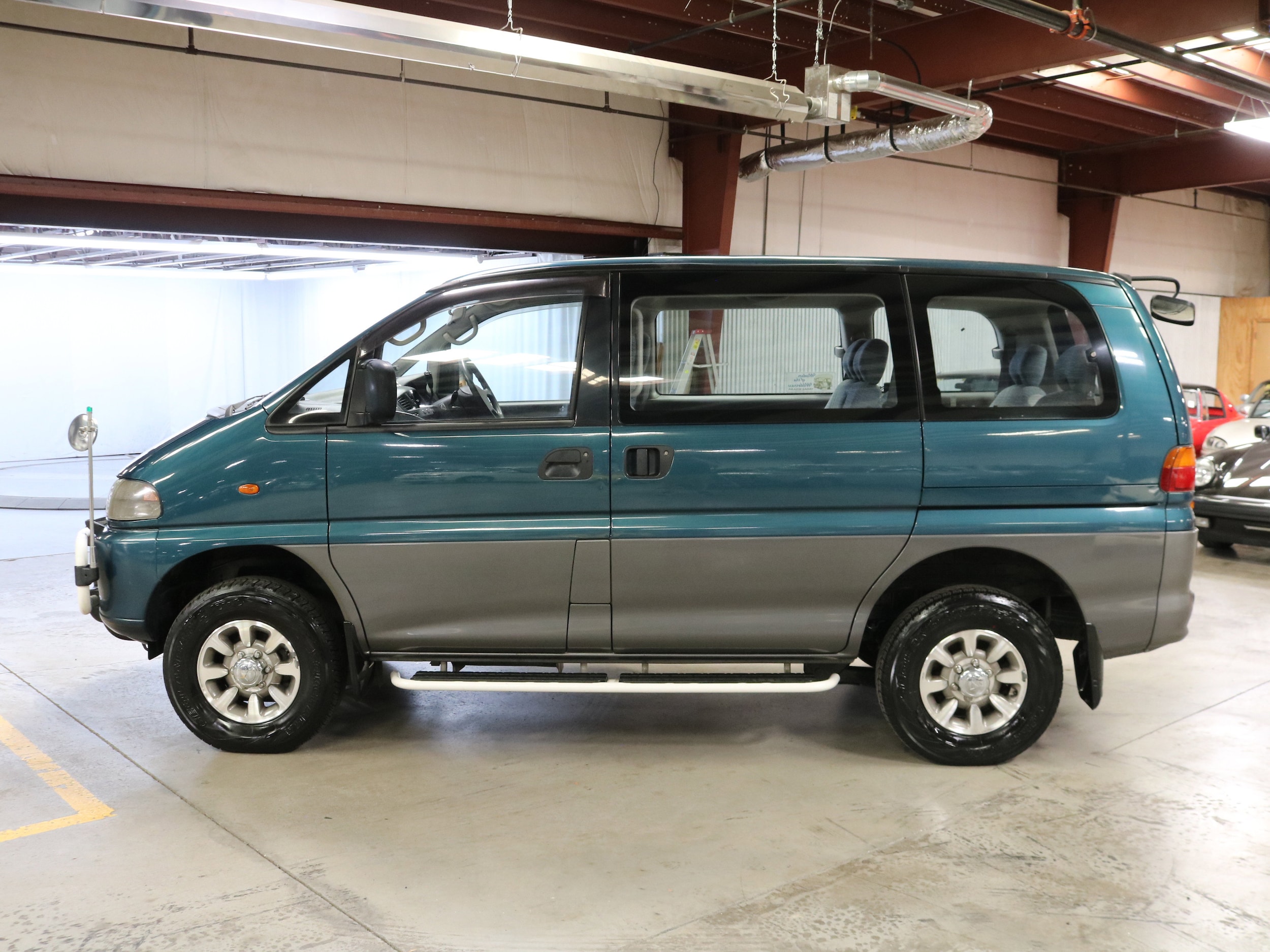 1994 Mitsubishi Delica 6