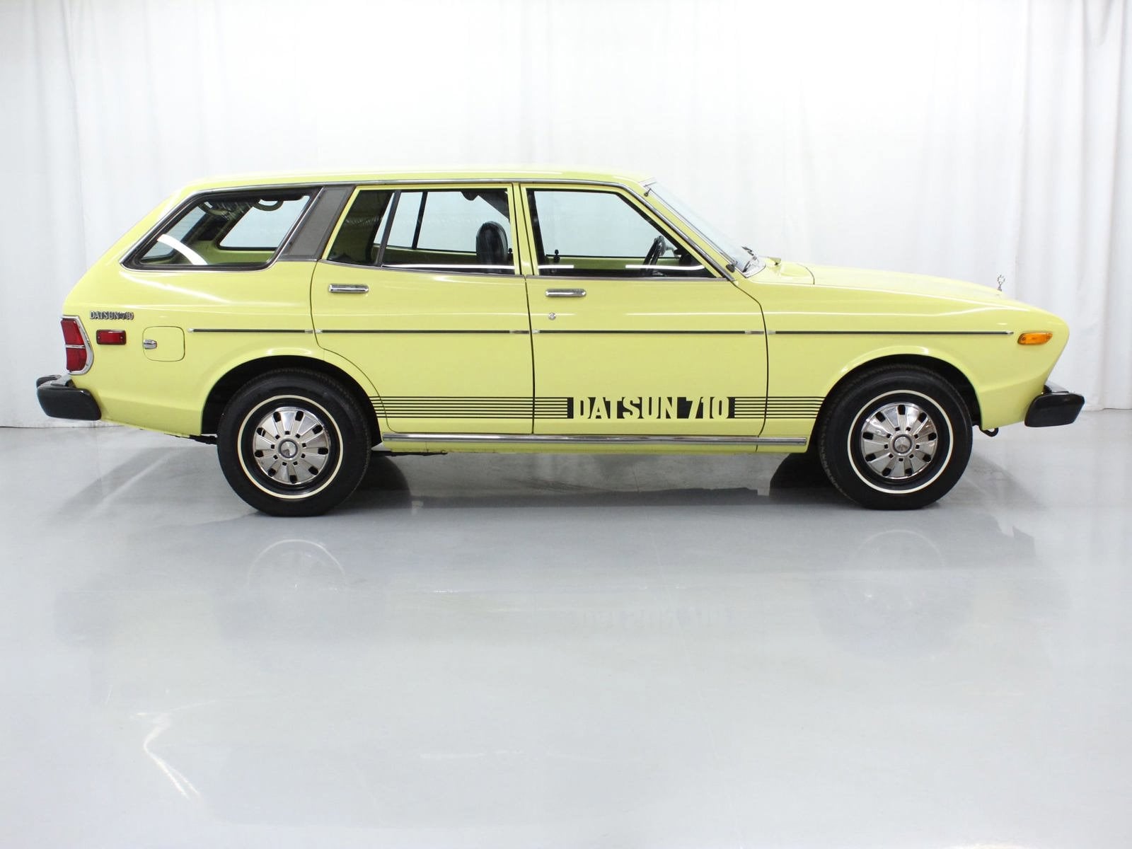 1974 Datsun 710 8