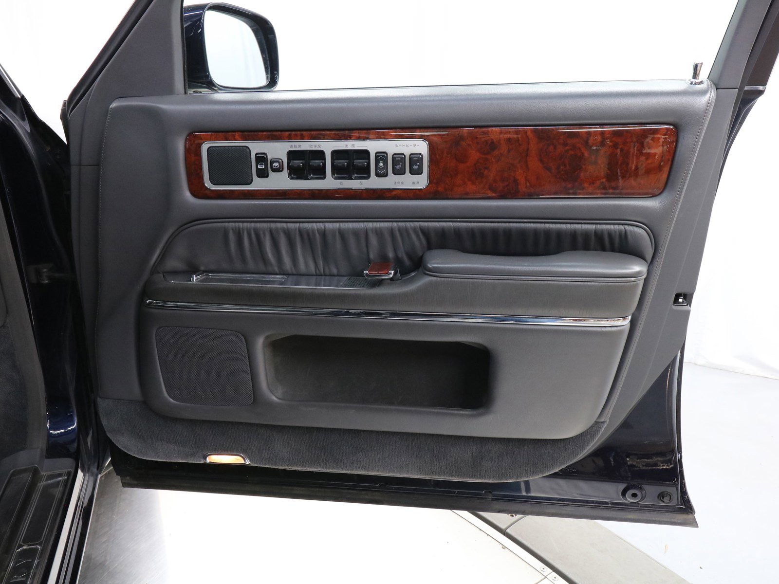 1997 Toyota Century 32