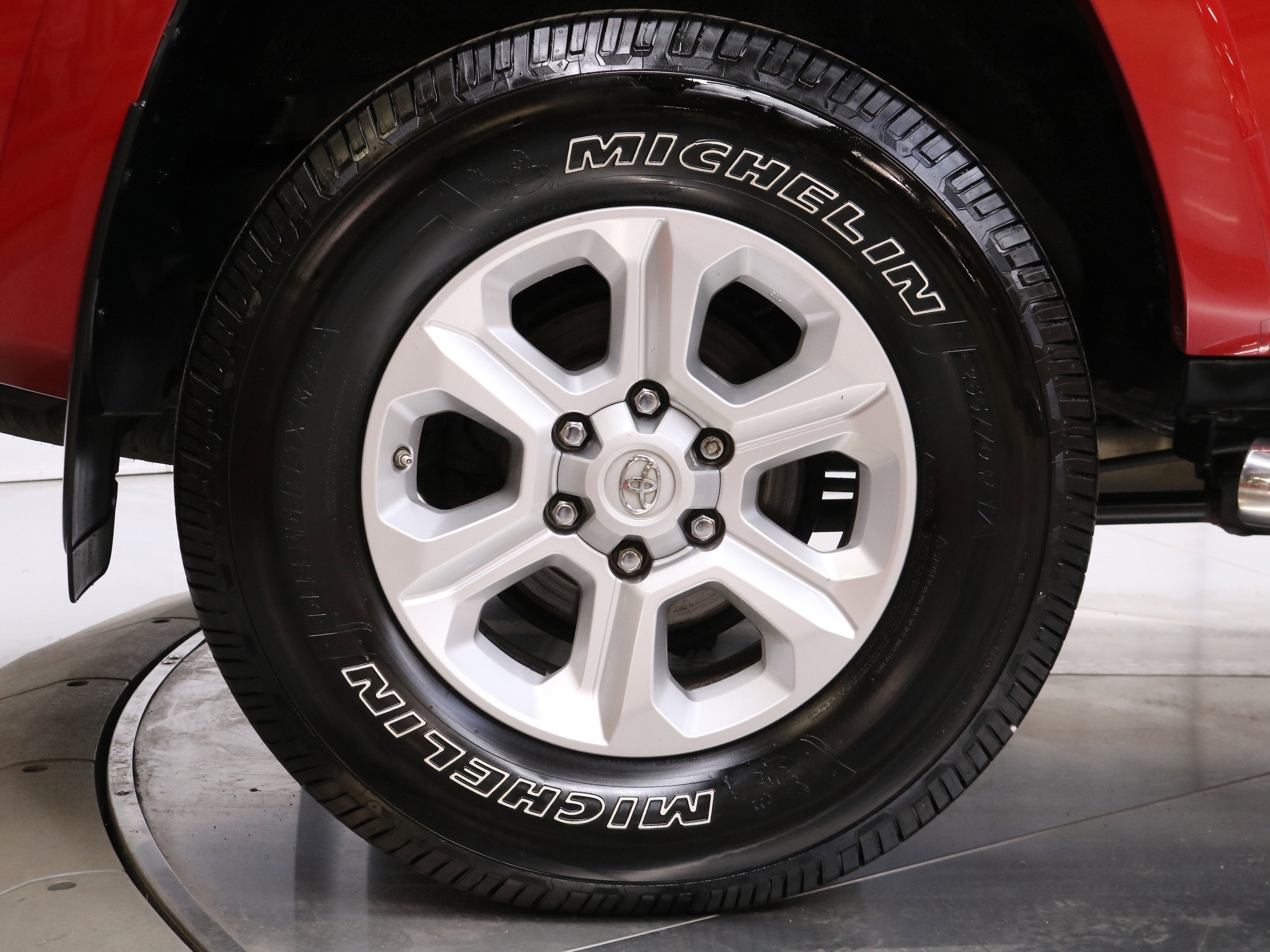 2016 Toyota 4Runner 34