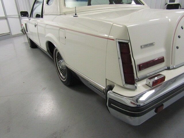 1982 Lincoln Continental 36