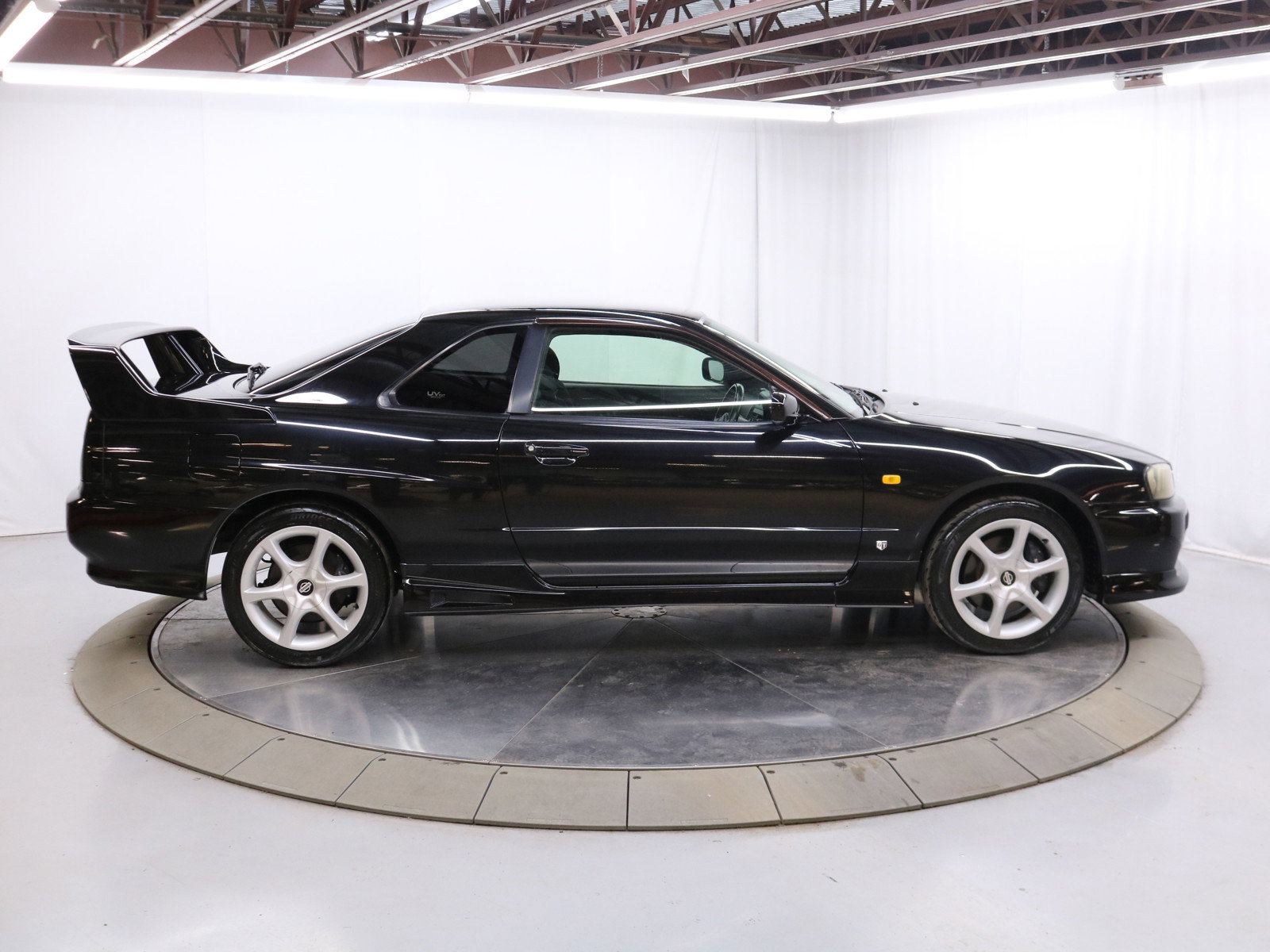1999 Nissan Skyline 8