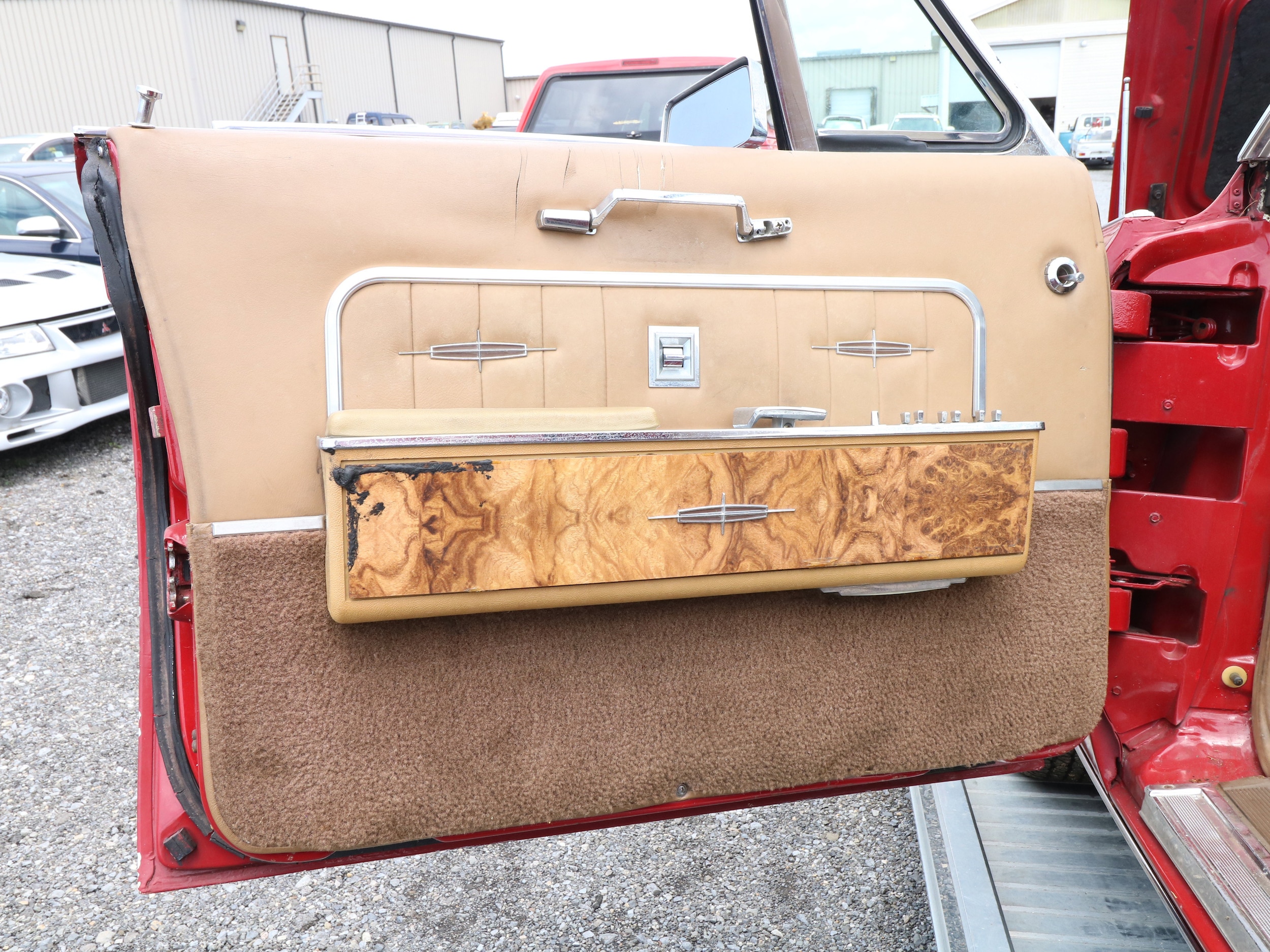 1966 Lincoln Continental 28