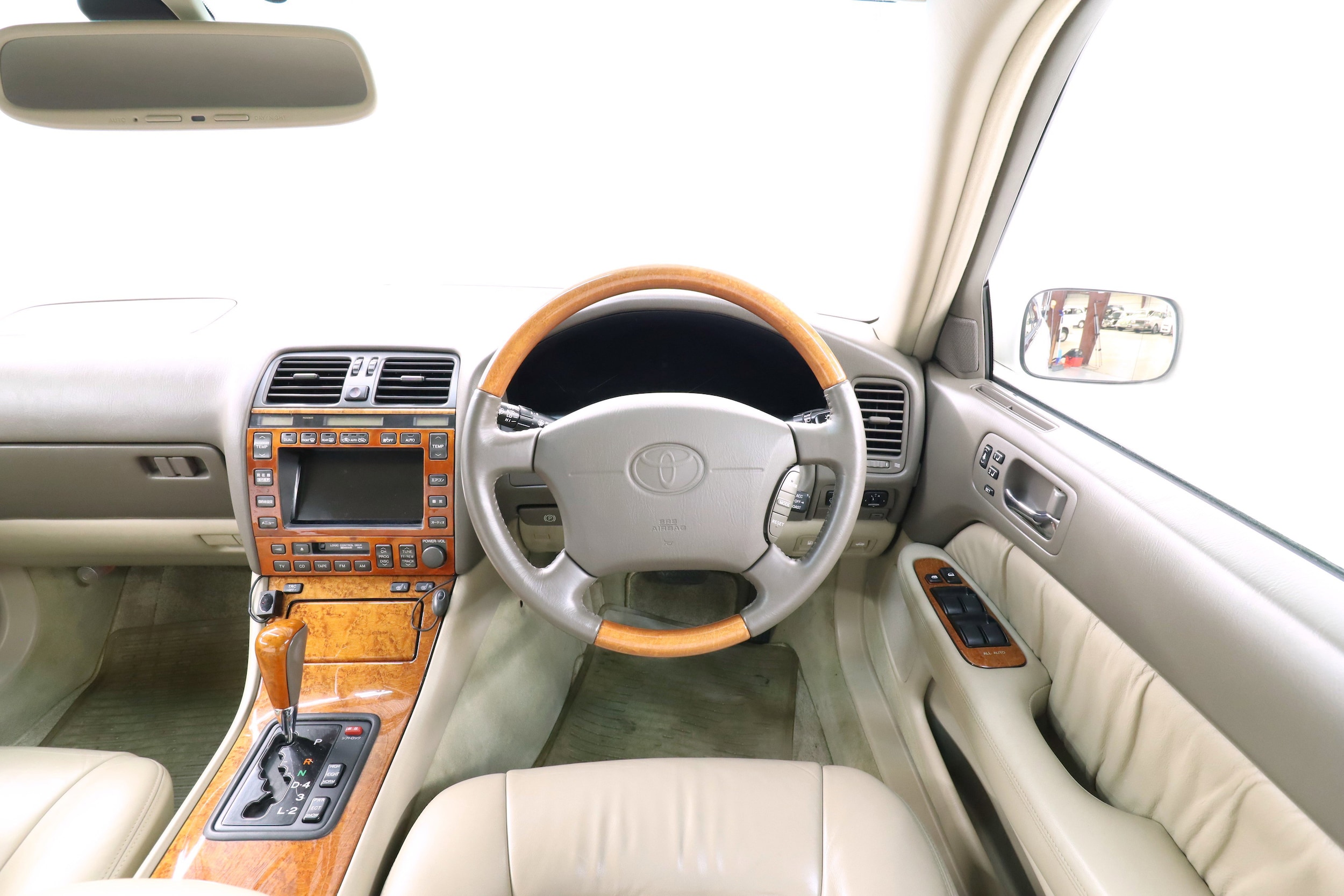 1999 Toyota Celsior 12