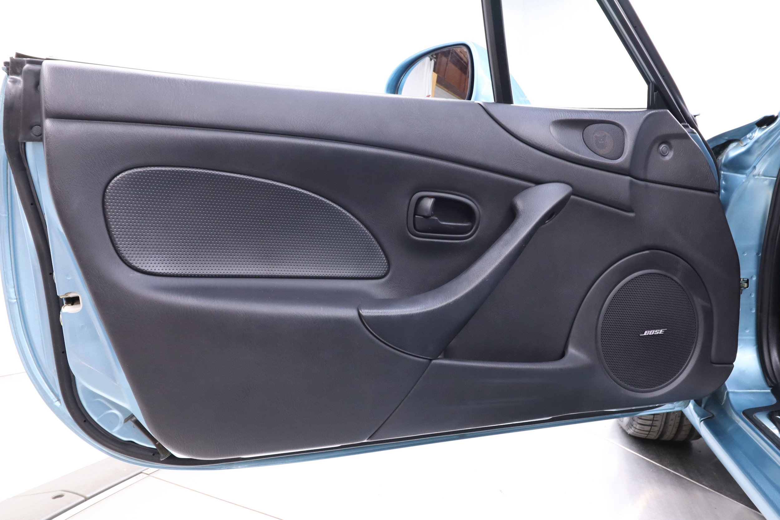 2000 Mazda Roadster 24