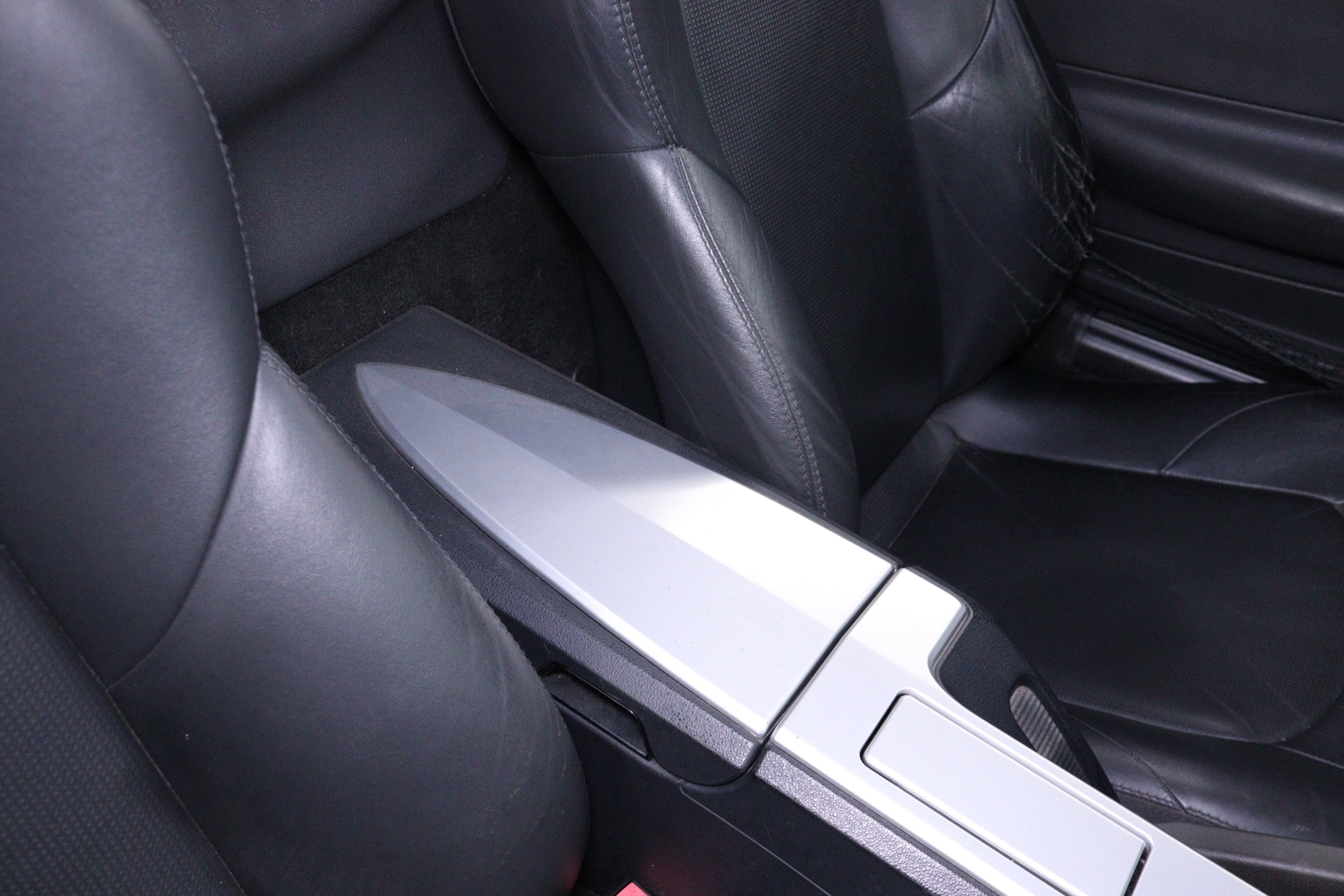 2005 Chrysler Crossfire 69