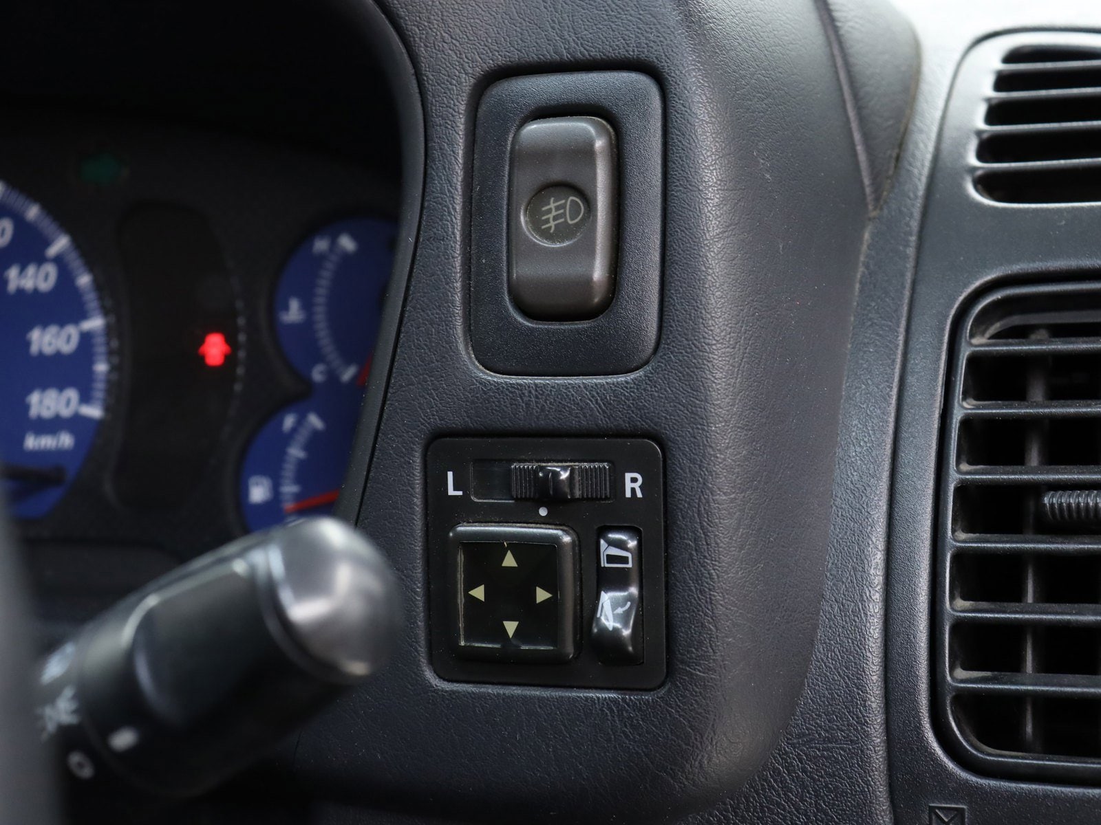 1999 Mitsubishi Lancer 52