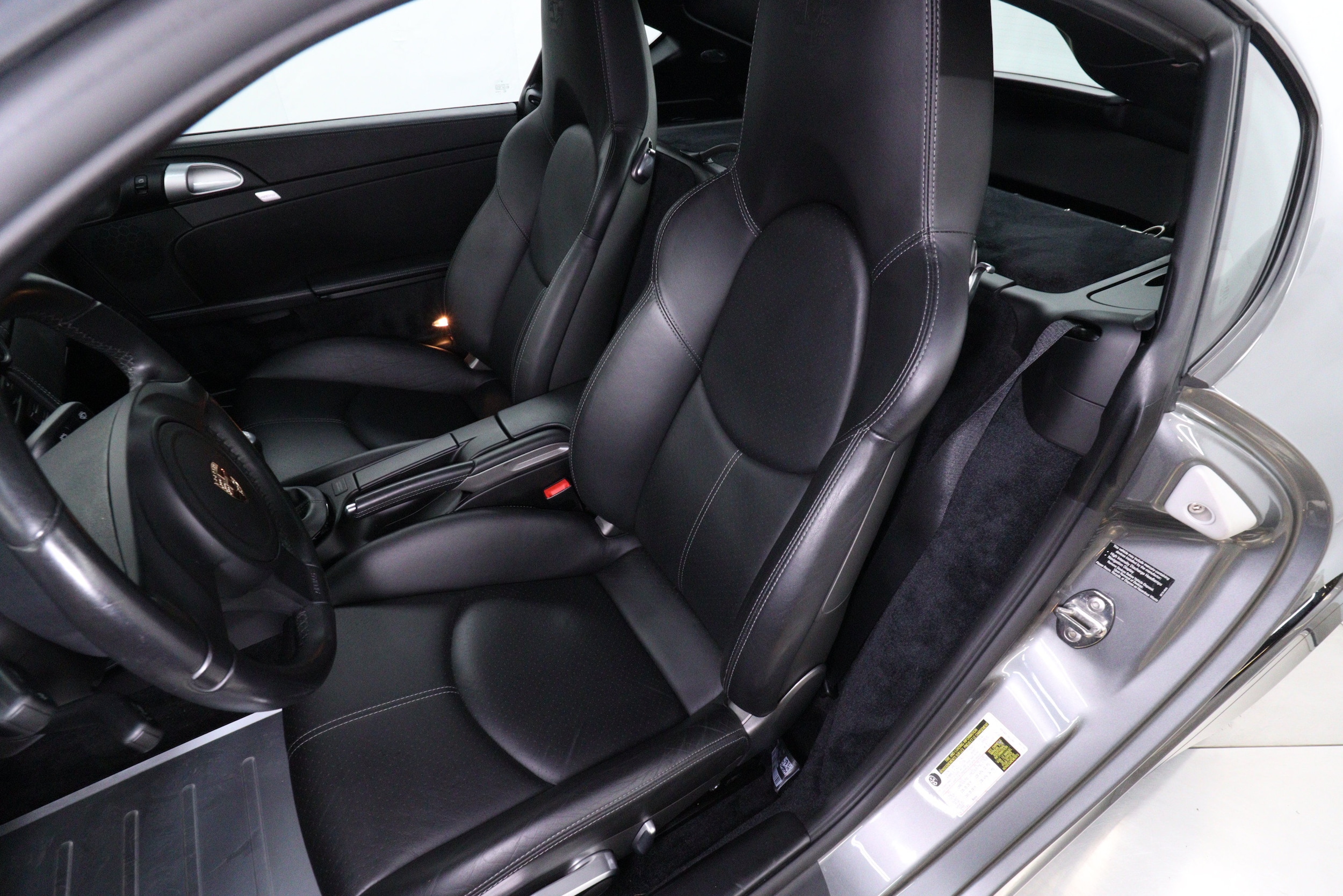 2011 Porsche Cayman 17