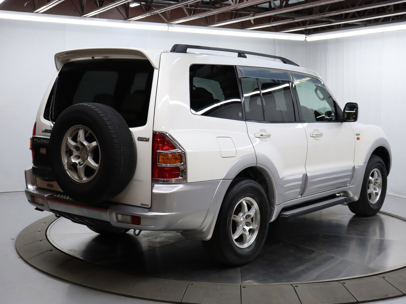 1999 Mitsubishi Pajero 7
