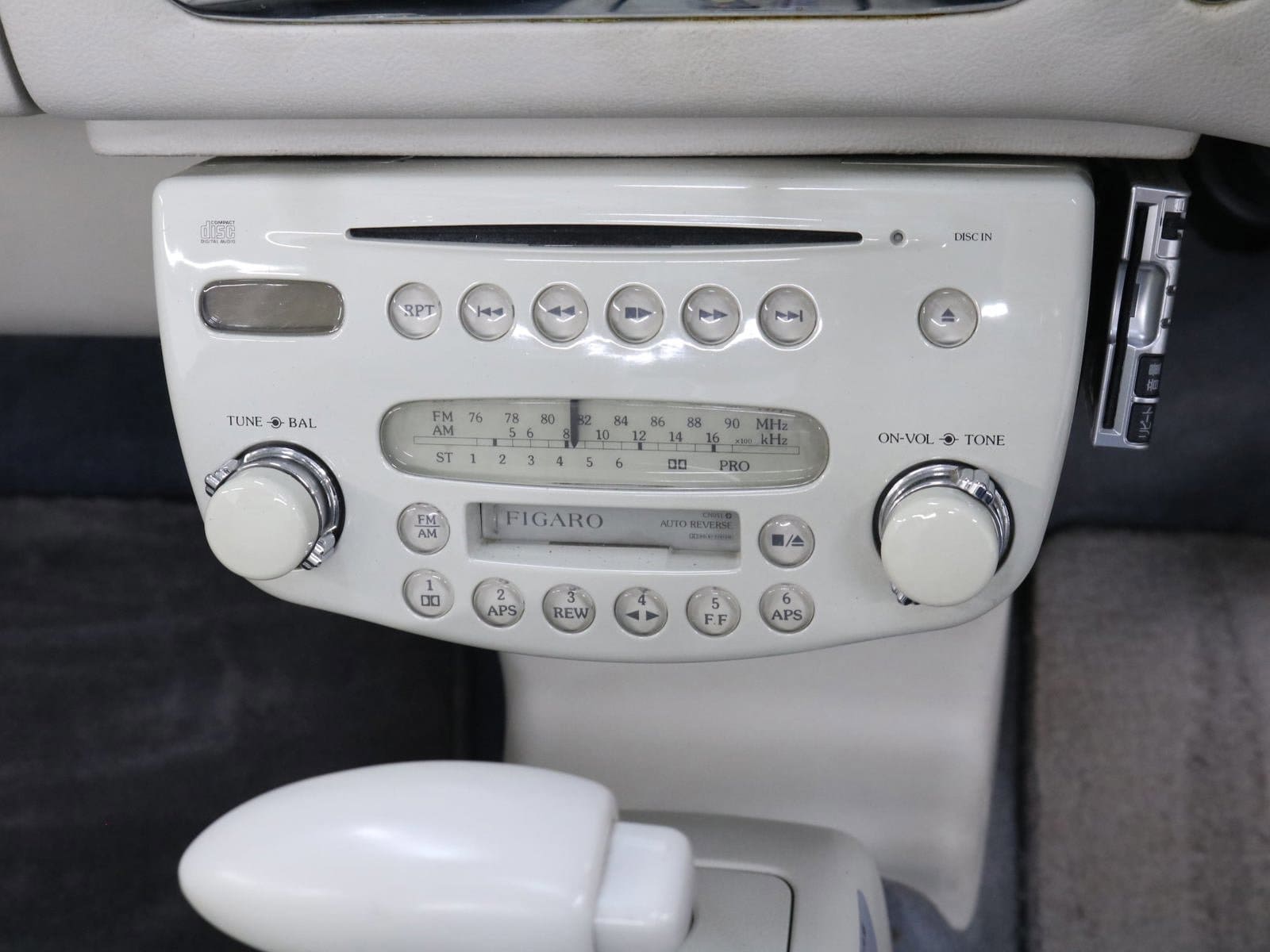 1991 Nissan Figaro 15