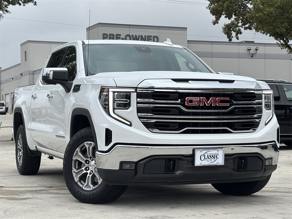 2024 GMC Sierra 1500 SLT's photo