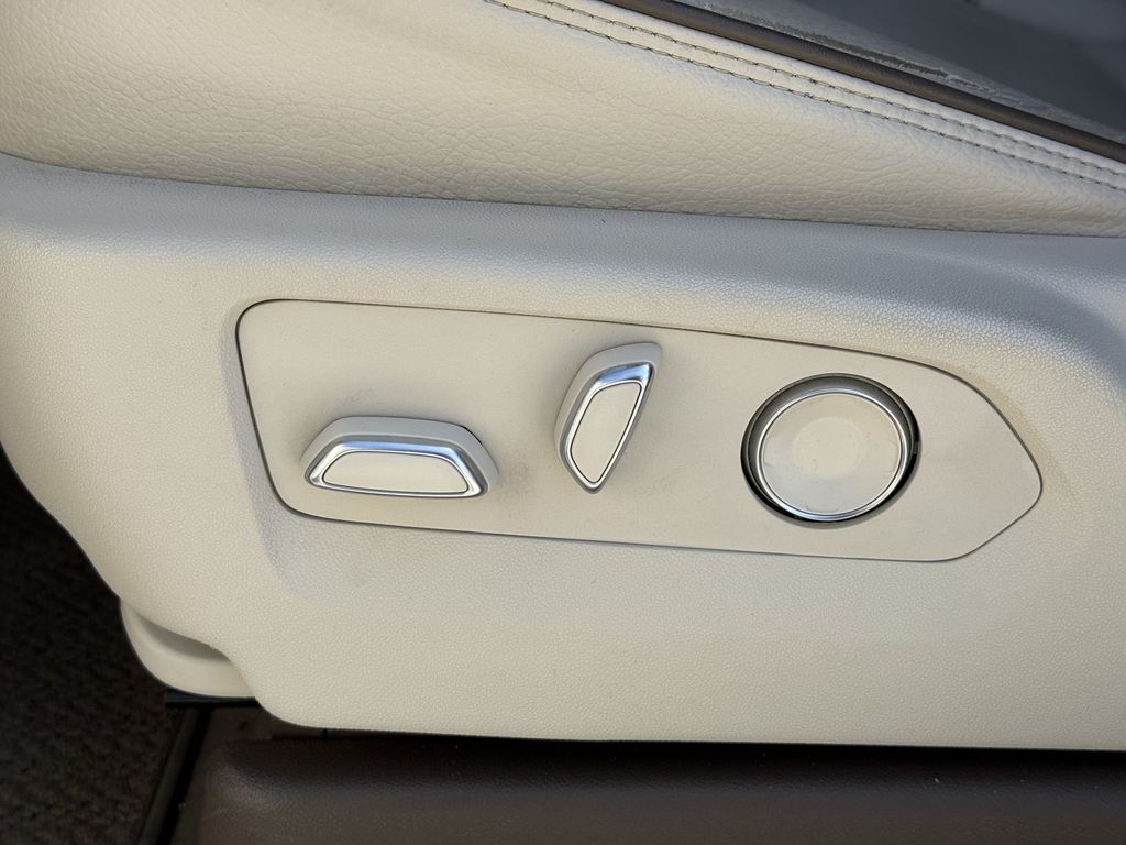 2024 GMC Yukon XL Denali - Photo 26
