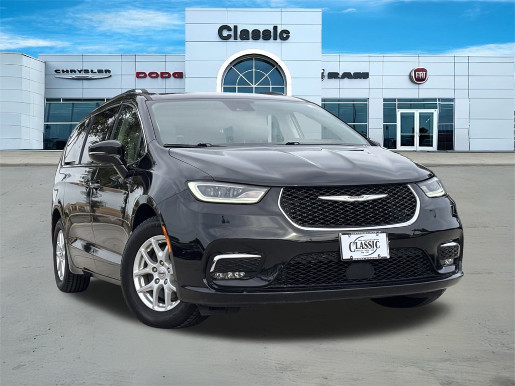 2021 Chrysler Pacifica Touring L's photo