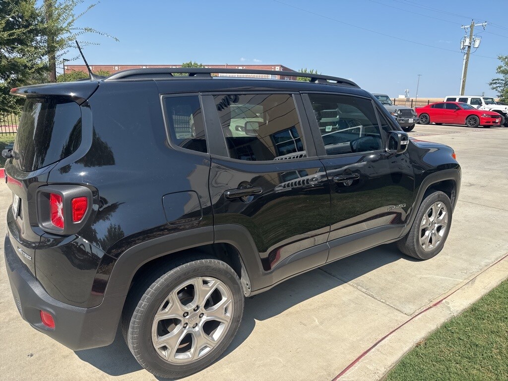 2022 Jeep Renegade Limited photo 3