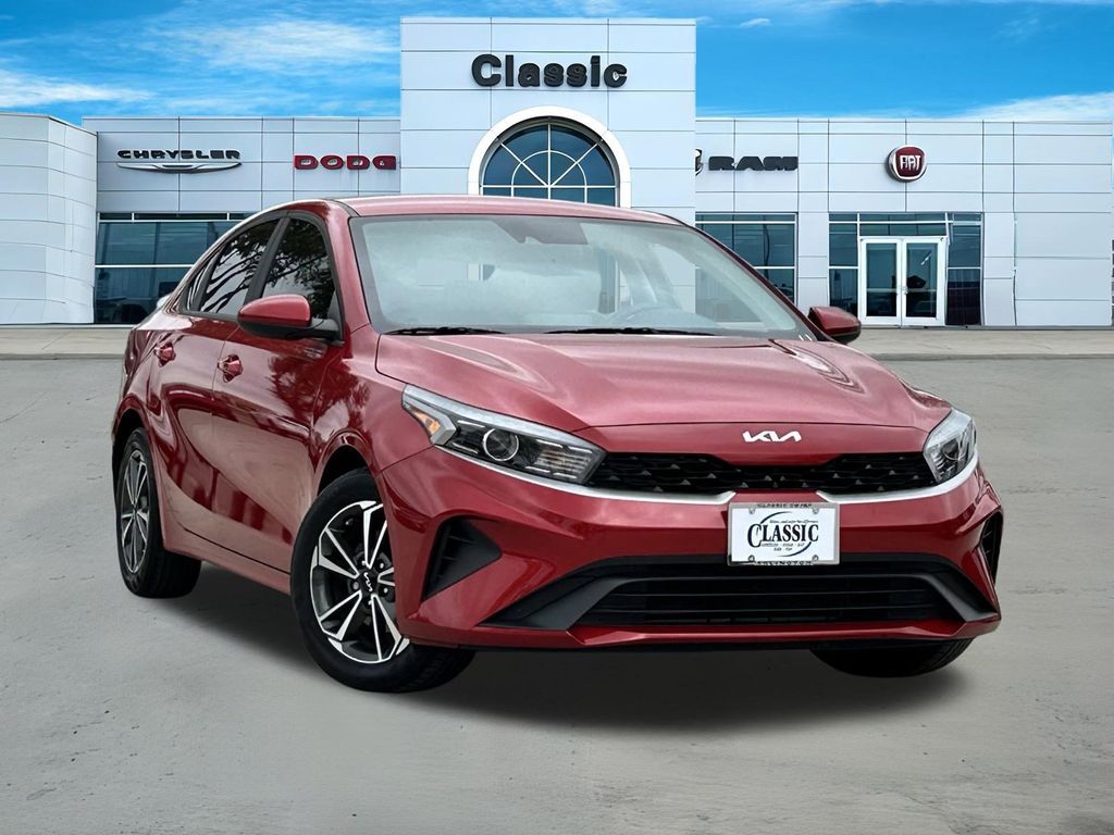 2024 Kia Forte LXS AT's photo