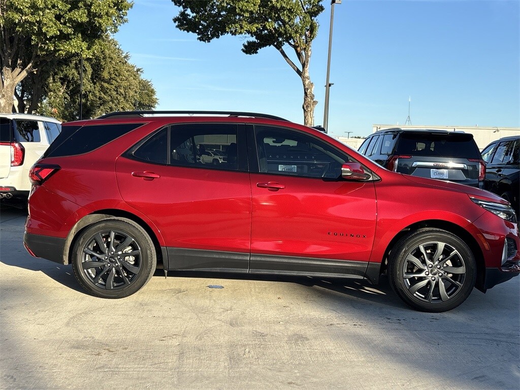 2023 Chevrolet Equinox RS photo 2