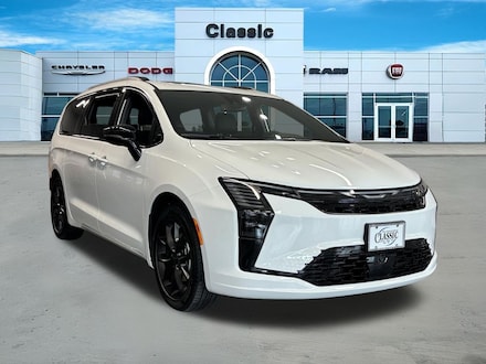 2027 Chrysler Pacifica Limited Passenger Van