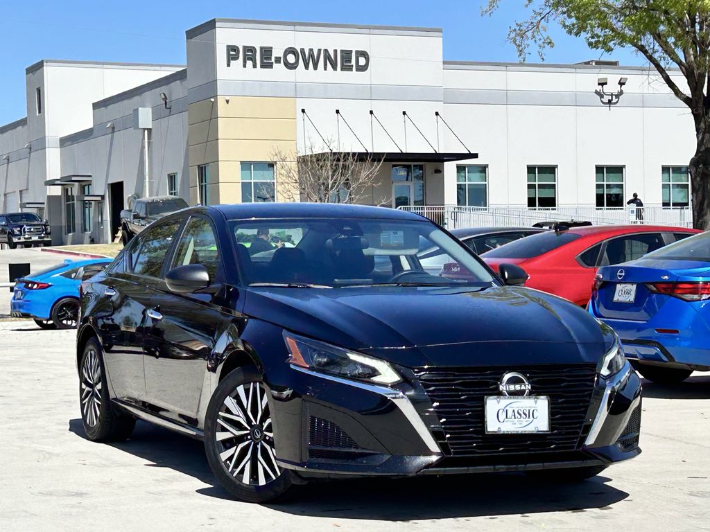 2025 Nissan Altima SV