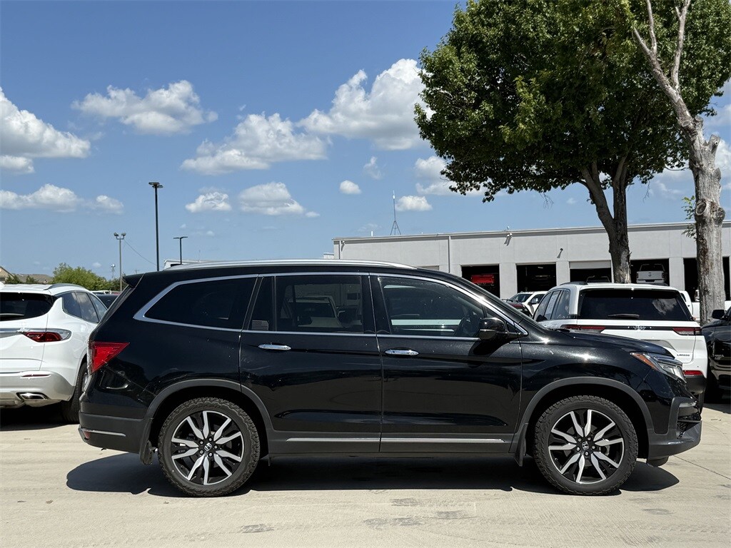 2022 Honda Pilot Touring photo 3