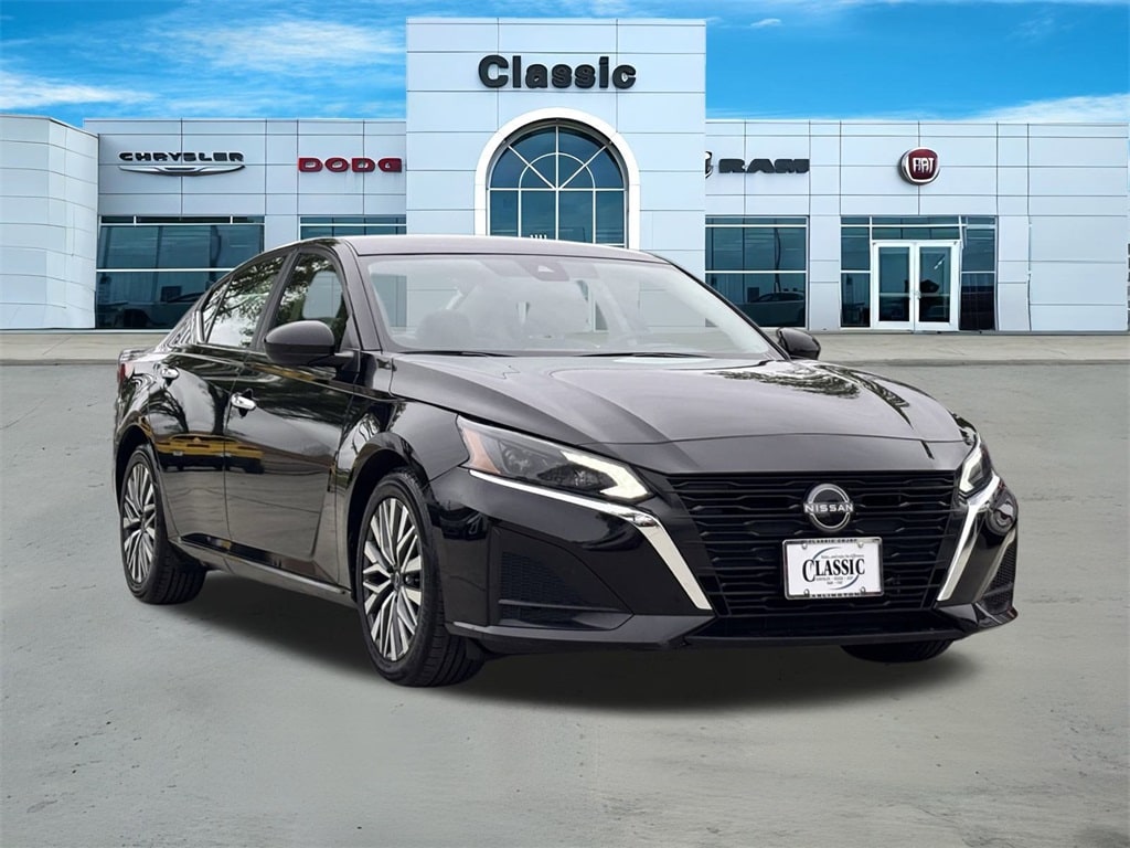 Used 2023 Nissan Altima SV with VIN 1N4BL4DV6PN360776 for sale in Arlington, TX